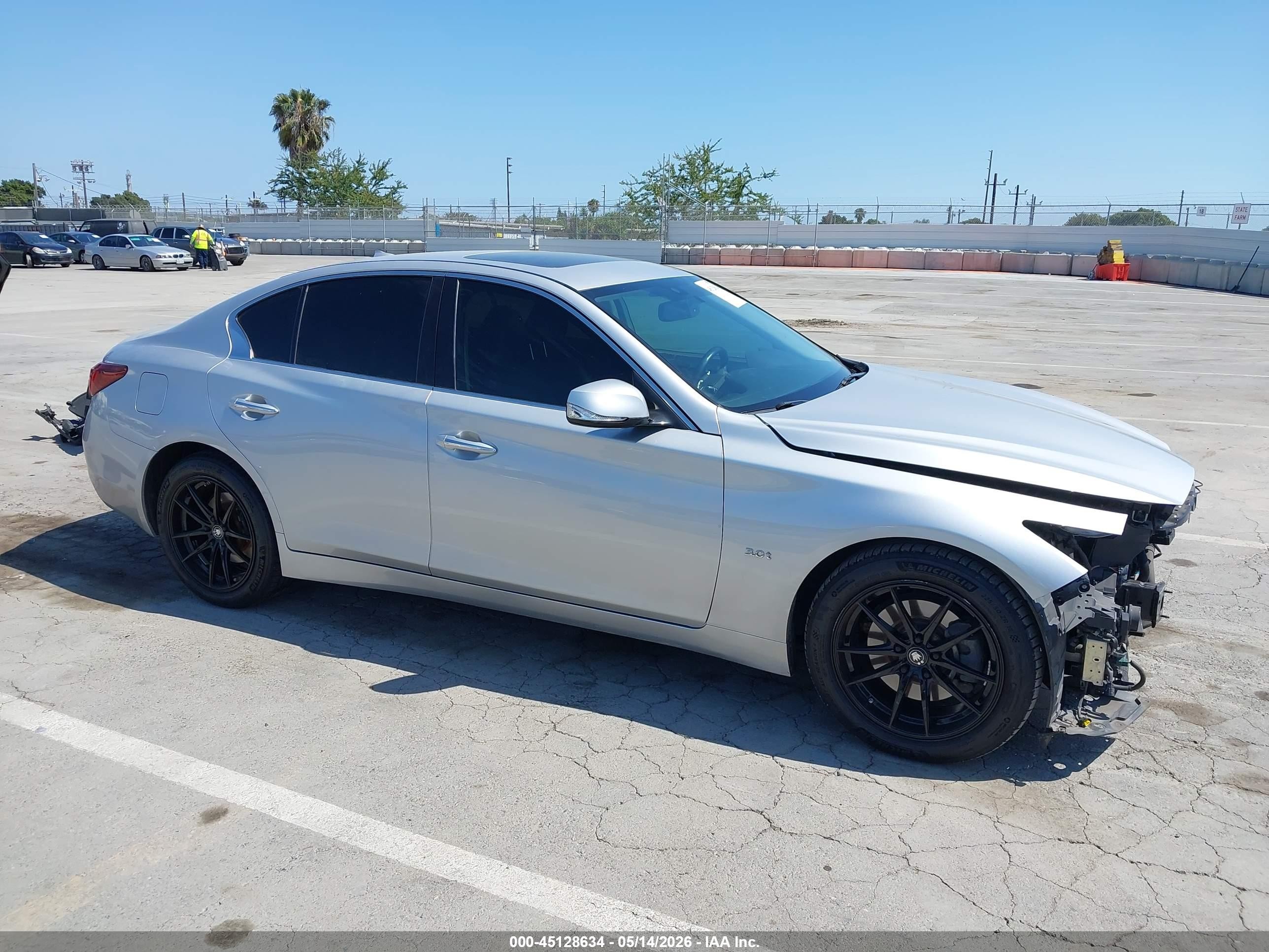 2018 Infiniti Q50 3.0t Luxe Silver vin: JN1EV7AR3JM611103