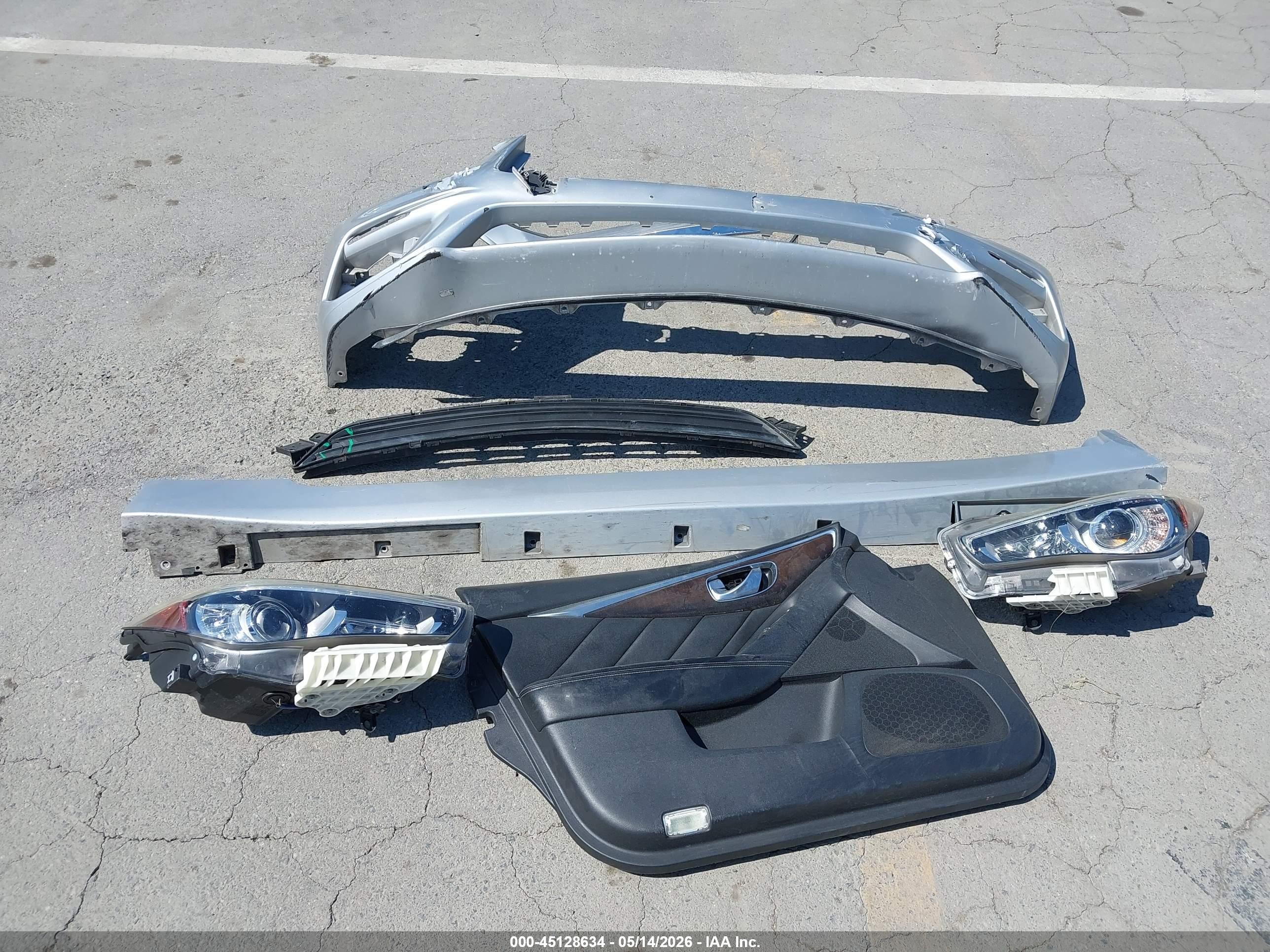 2018 Infiniti Q50 3.0t Luxe Silver vin: JN1EV7AR3JM611103
