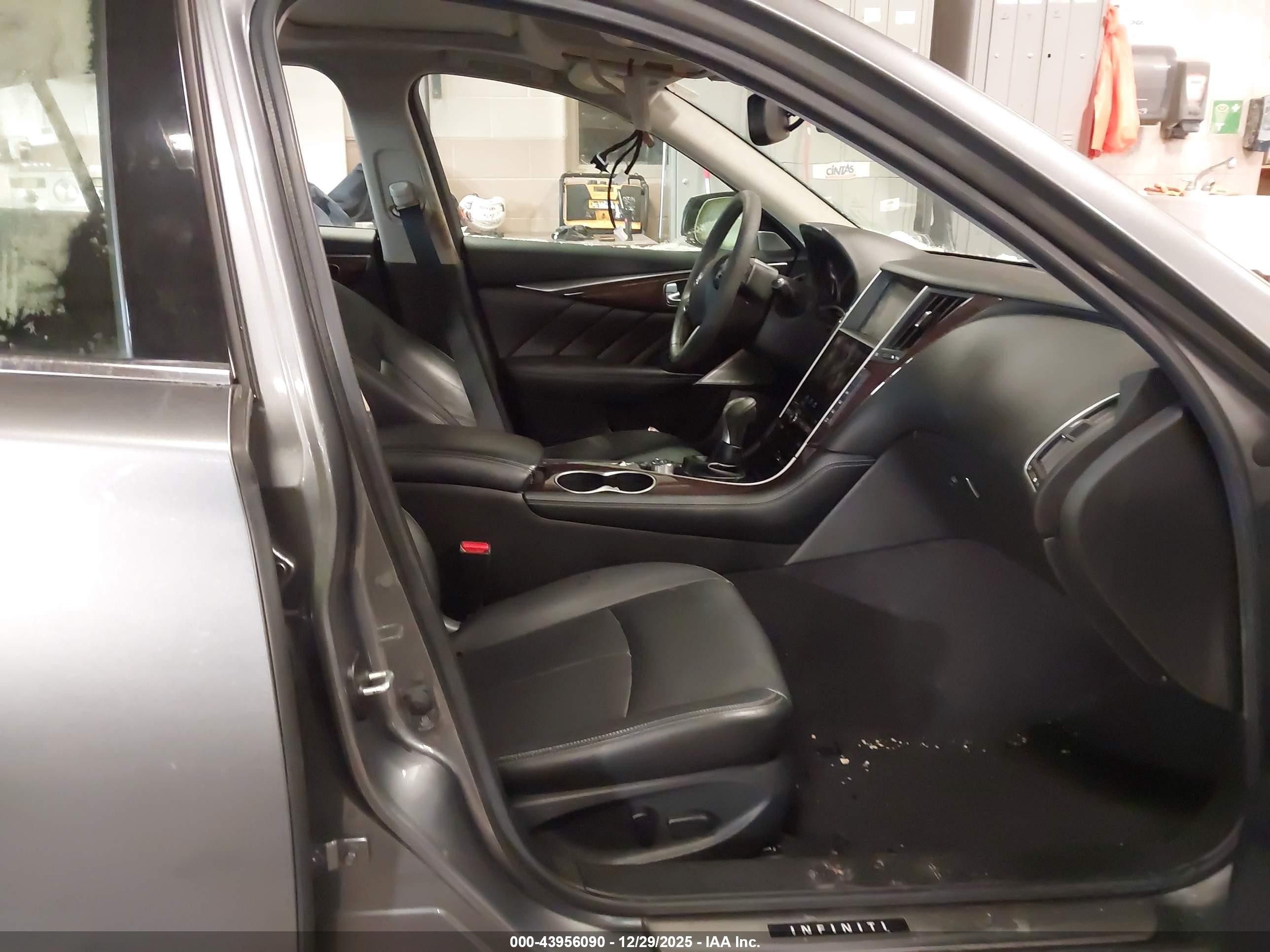 2017 Infiniti Q50 3.0t Premium Серый vin: JN1EV7AR5HM832681