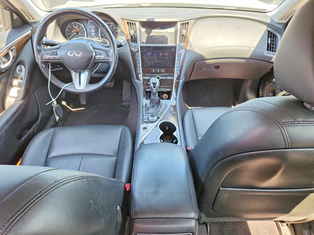 2019 Infiniti Q50 3.0t Luxe Черный vin: JN1EV7AR5KM558387
