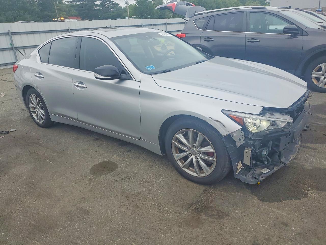 2017 Infiniti Q50 3.0t Premium Silver vin: JN1EV7AR8HM832450