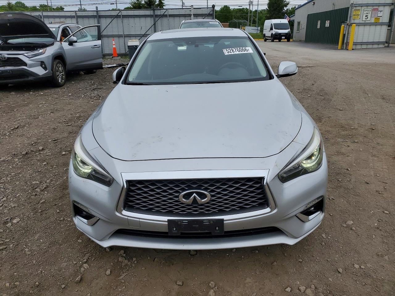 2018 Infiniti Q50 3.0t Luxe Silver vin: JN1EV7AR9JM433777