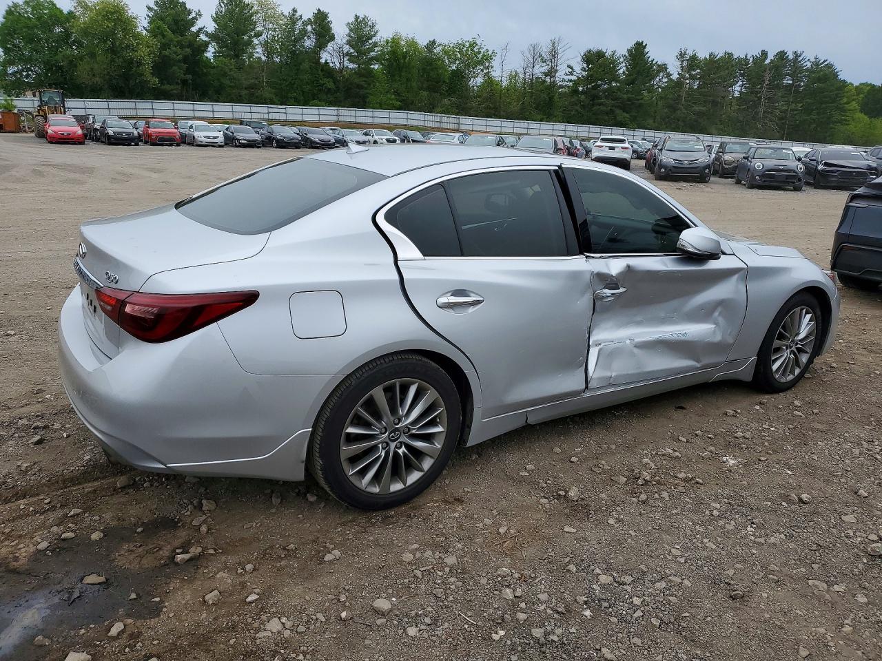 2018 Infiniti Q50 3.0t Luxe Silver vin: JN1EV7AR9JM433777