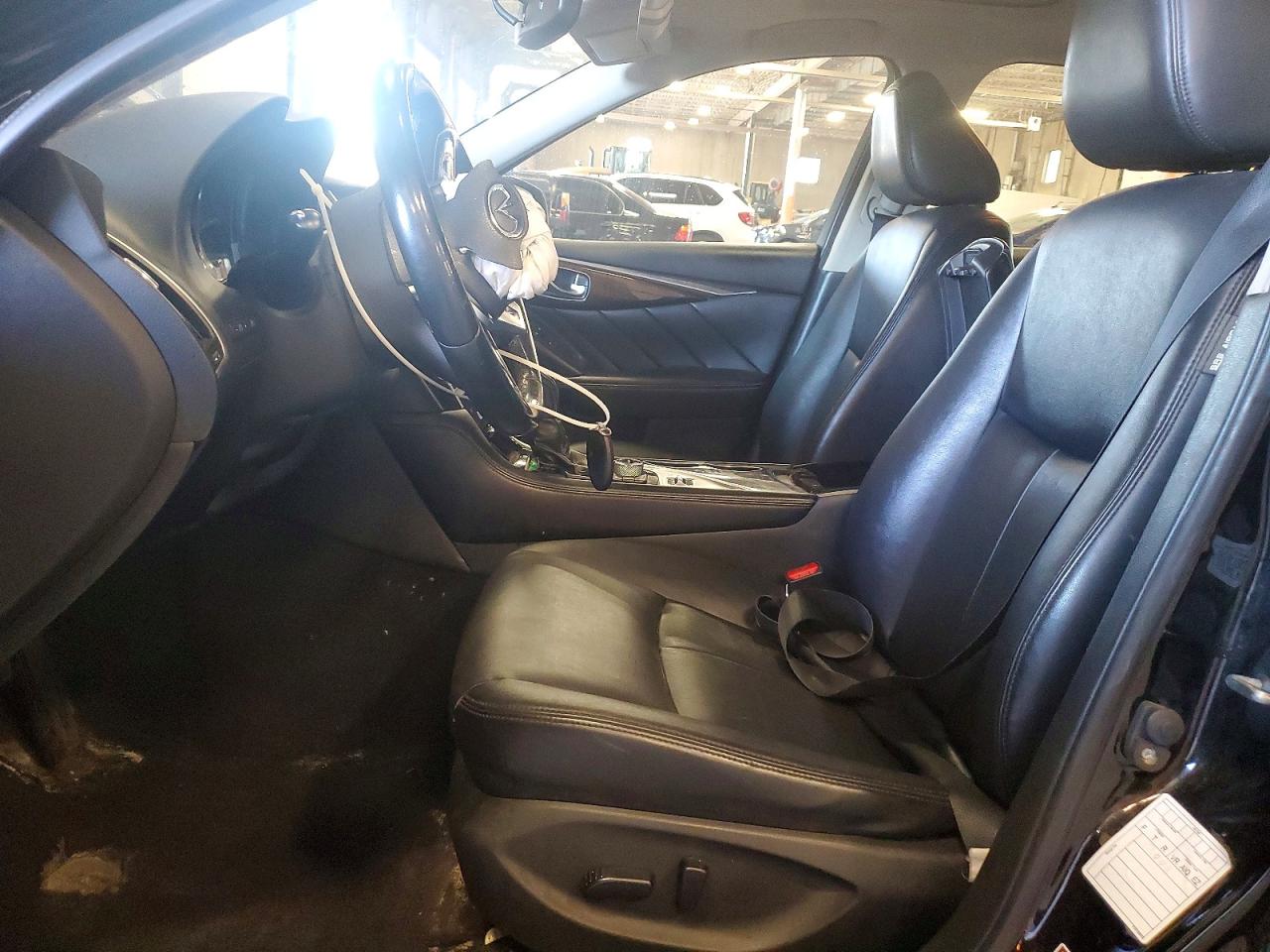2019 Infiniti Q50 3.0t Luxe Черный vin: JN1EV7ARXKM559308
