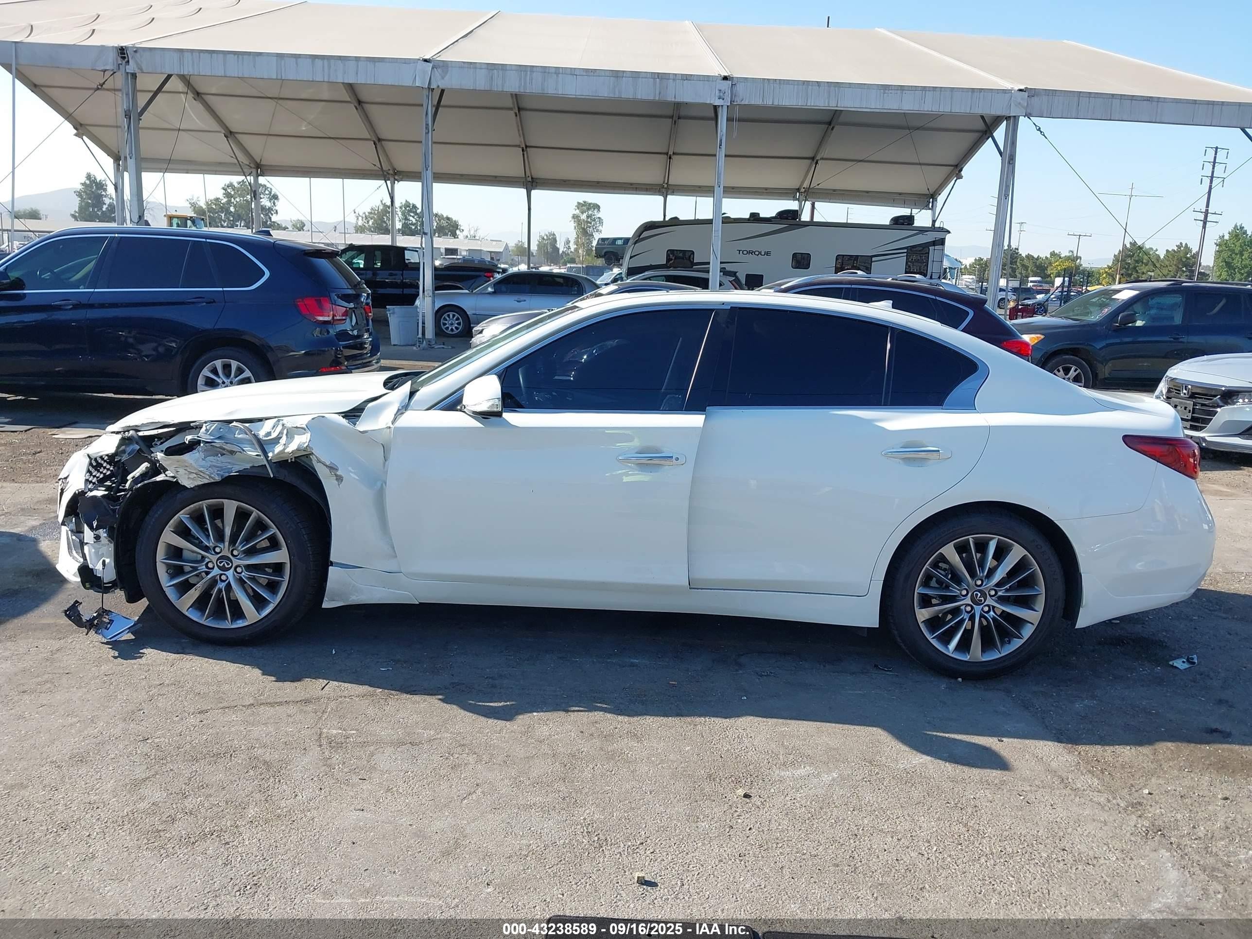 2022 Infiniti Q50 Luxe Белый vin: JN1EV7BP8NM311544