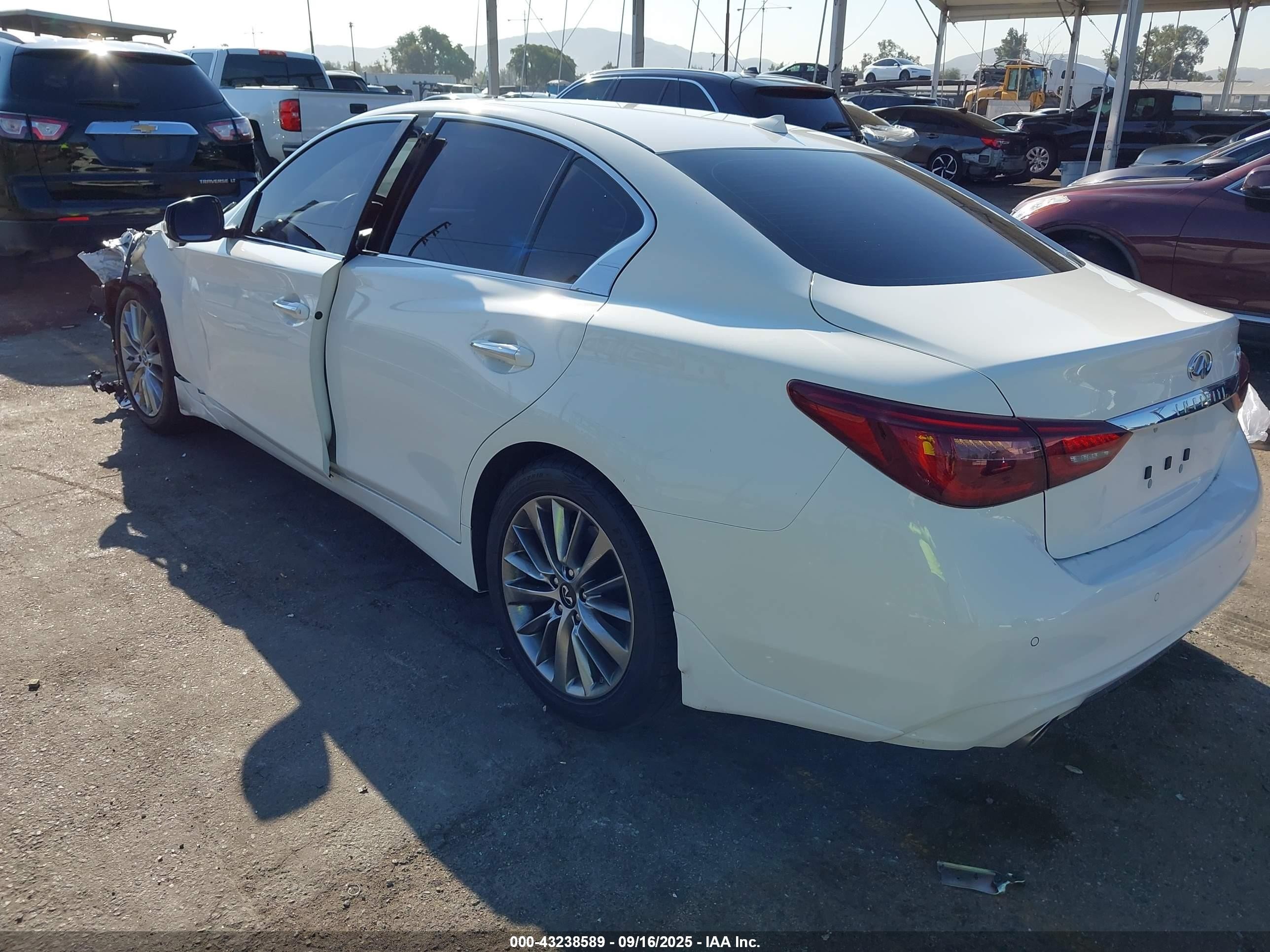 2022 Infiniti Q50 Luxe Белый vin: JN1EV7BP8NM311544