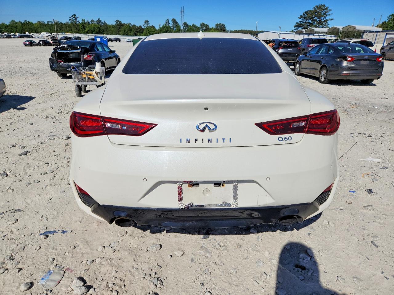 2017 Infiniti Q60 Premium White vin: JN1EV7EL7HM552766