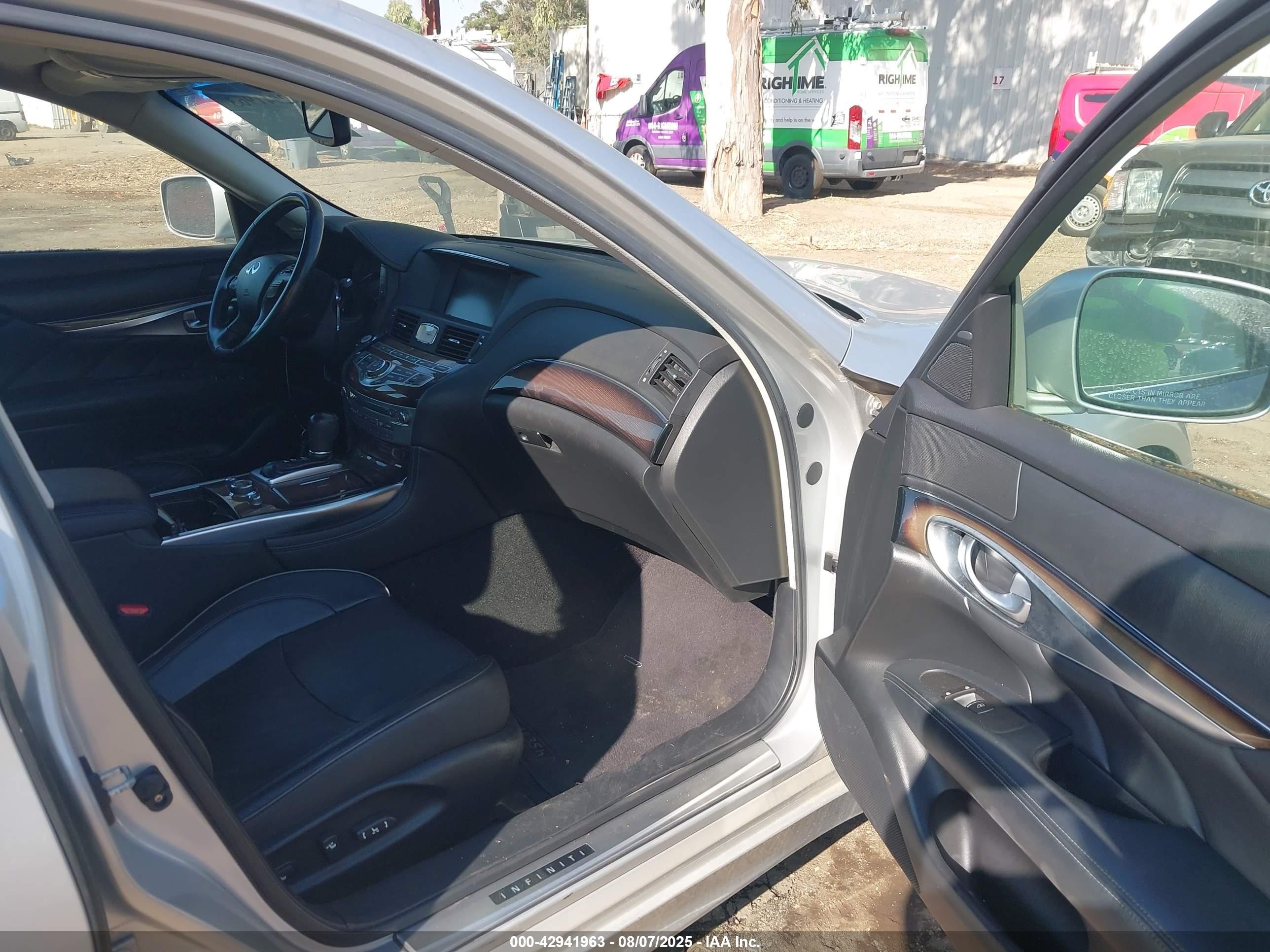2012 Infiniti M35h   Silver vin: JN1EY1AP2CM910328