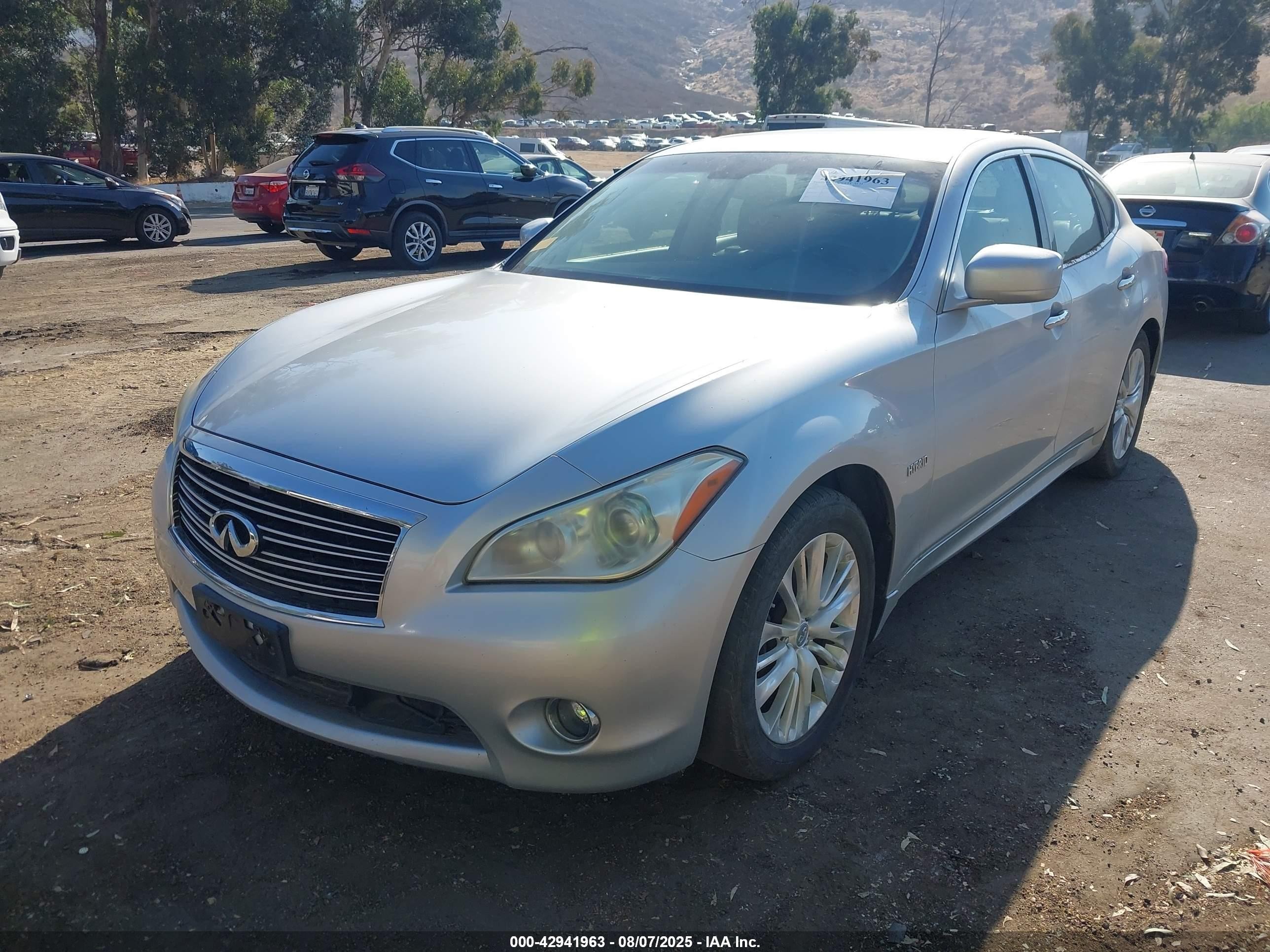 2012 Infiniti M35h   Silver vin: JN1EY1AP2CM910328