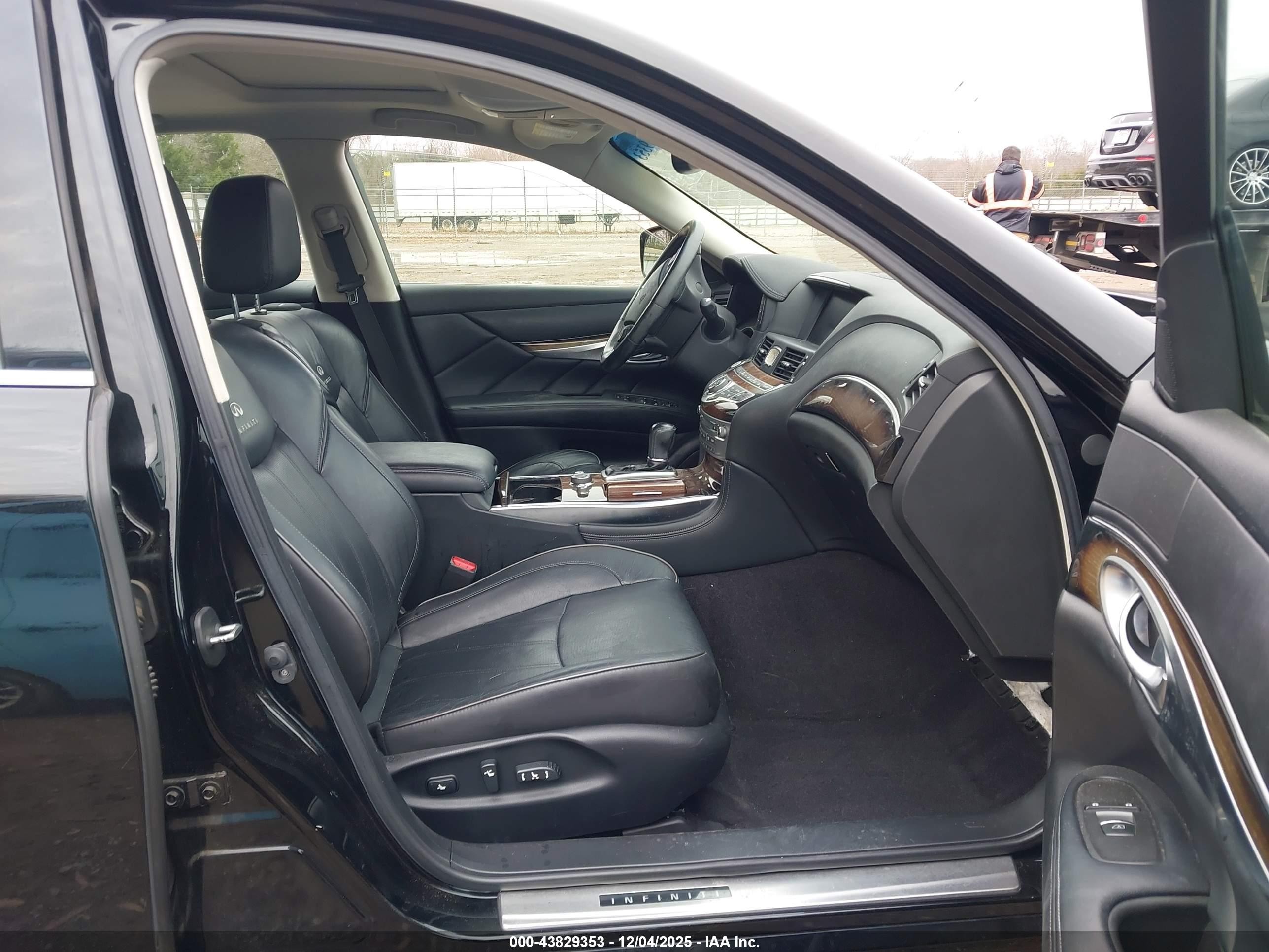 2012 Infiniti M35h   Black vin: JN1EY1AP3CM910127