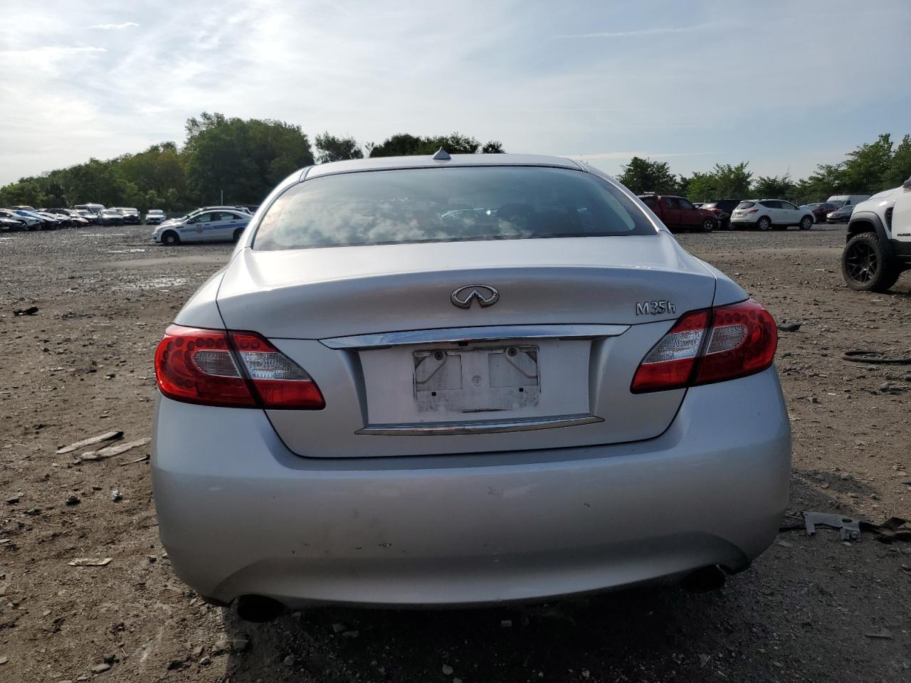 2012 Infiniti M35h Silver vin: JN1EY1AP4CM910458