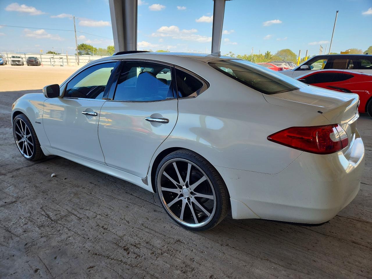 2012 Infiniti M35h White vin: JN1EY1AP7CM910566