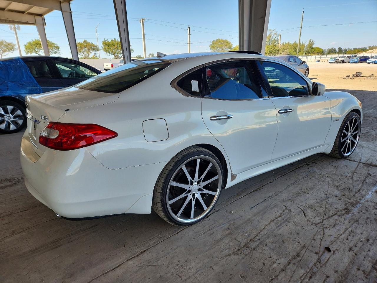 2012 Infiniti M35h White vin: JN1EY1AP7CM910566