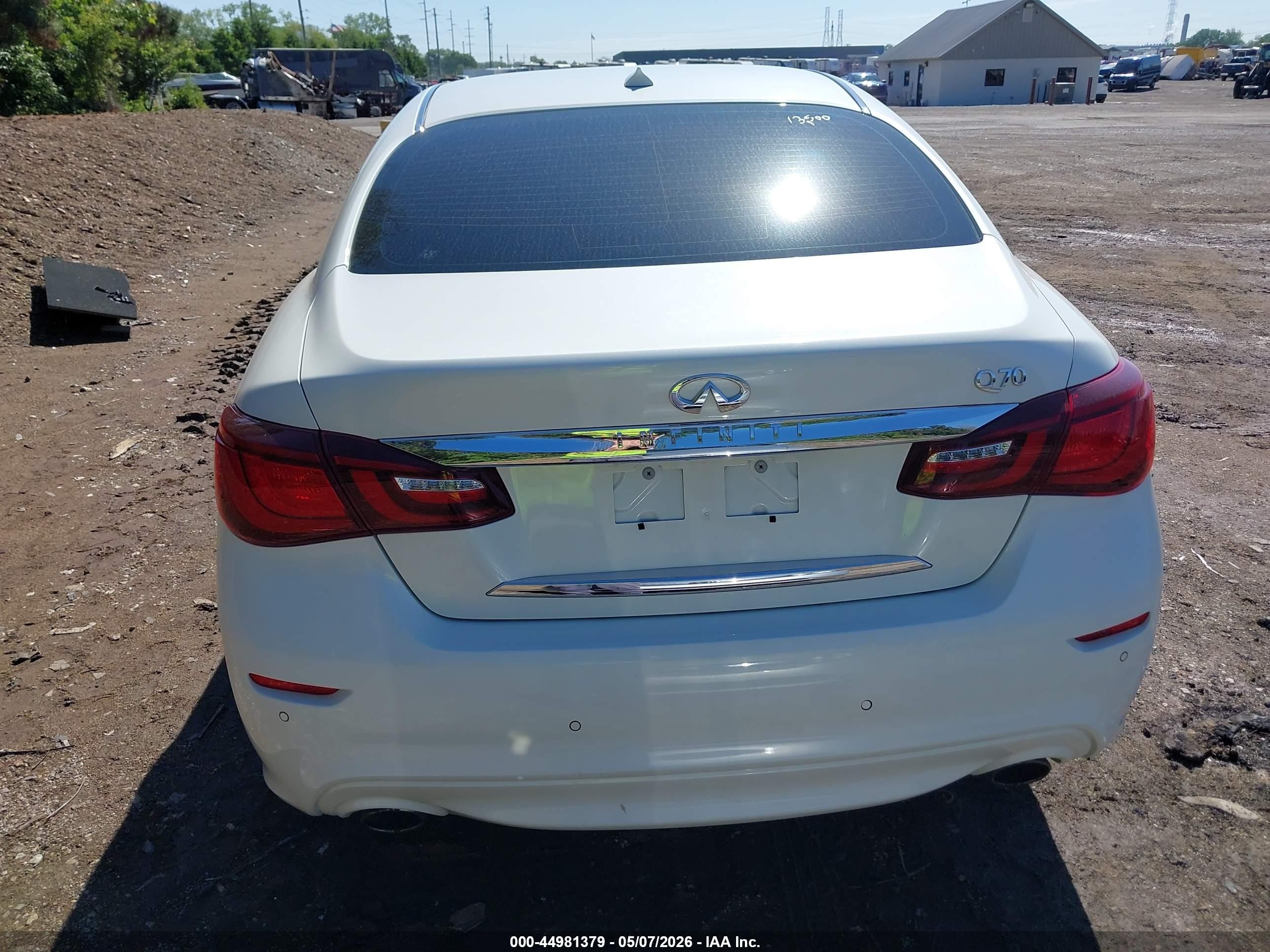 2016 Infiniti Q70h   Белый vin: JN1EY1AP7GM470015