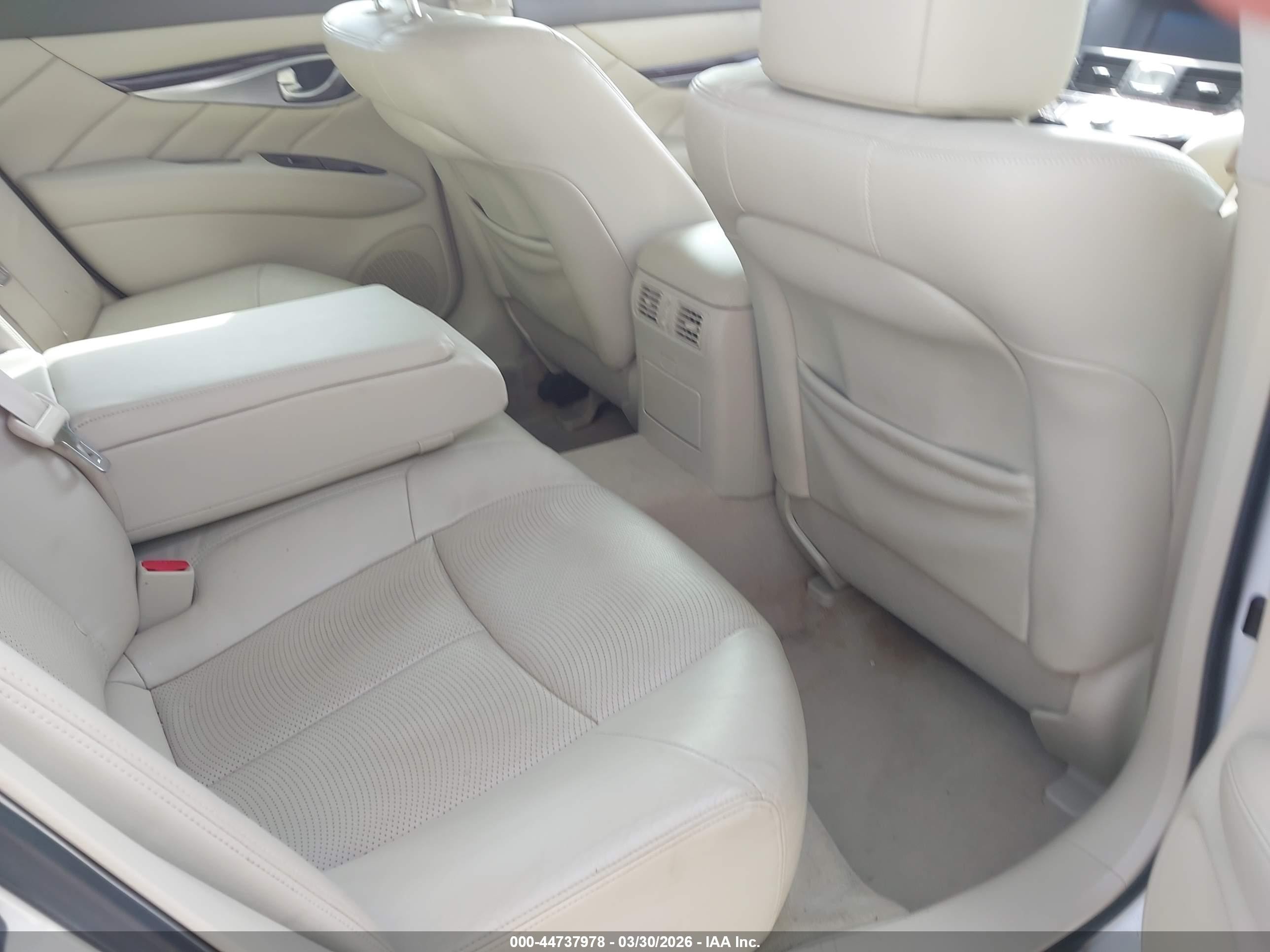 2012 Infiniti M35h   Белый vin: JN1EY1APXCM910853