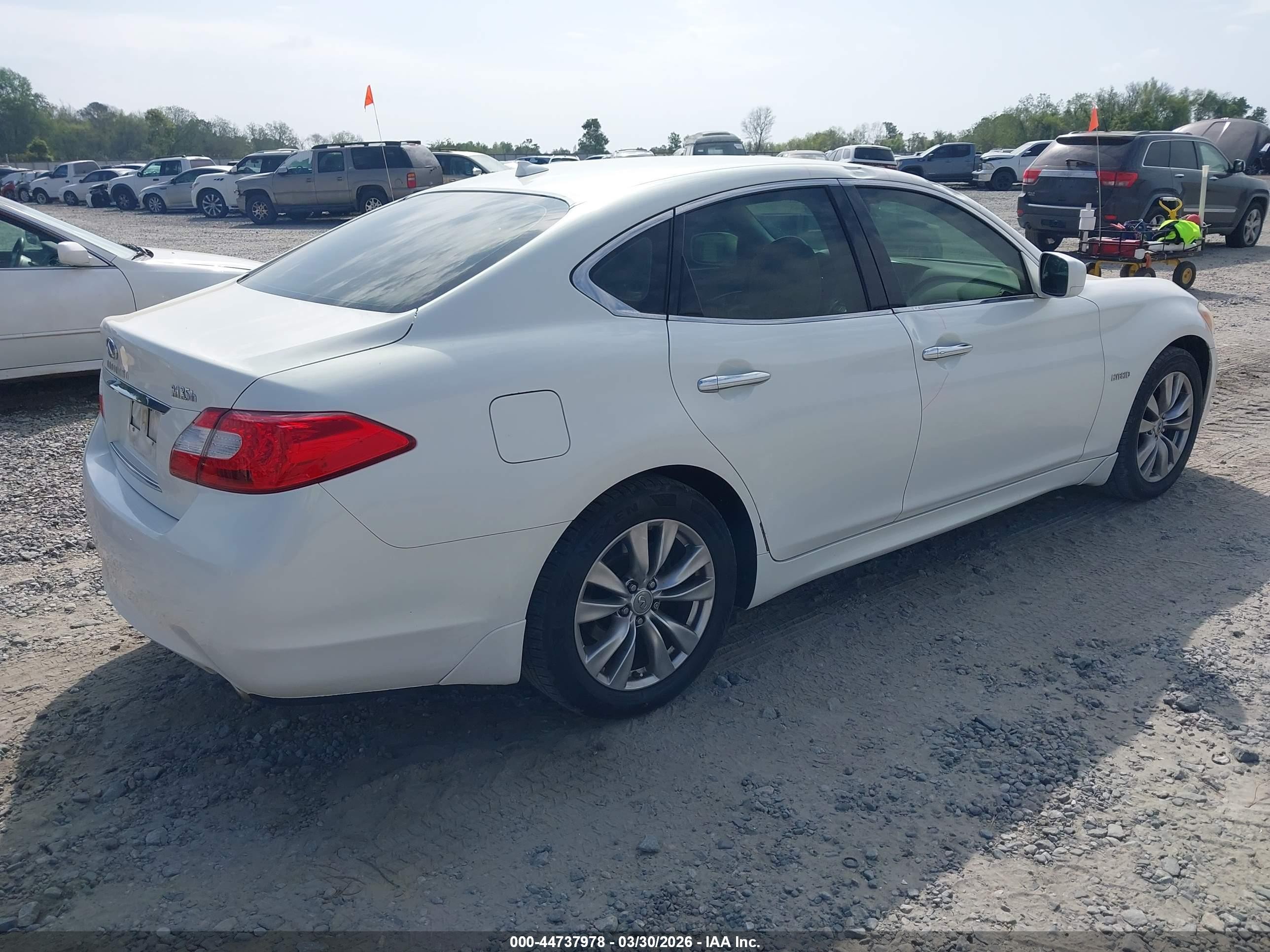 2012 Infiniti M35h   Белый vin: JN1EY1APXCM910853
