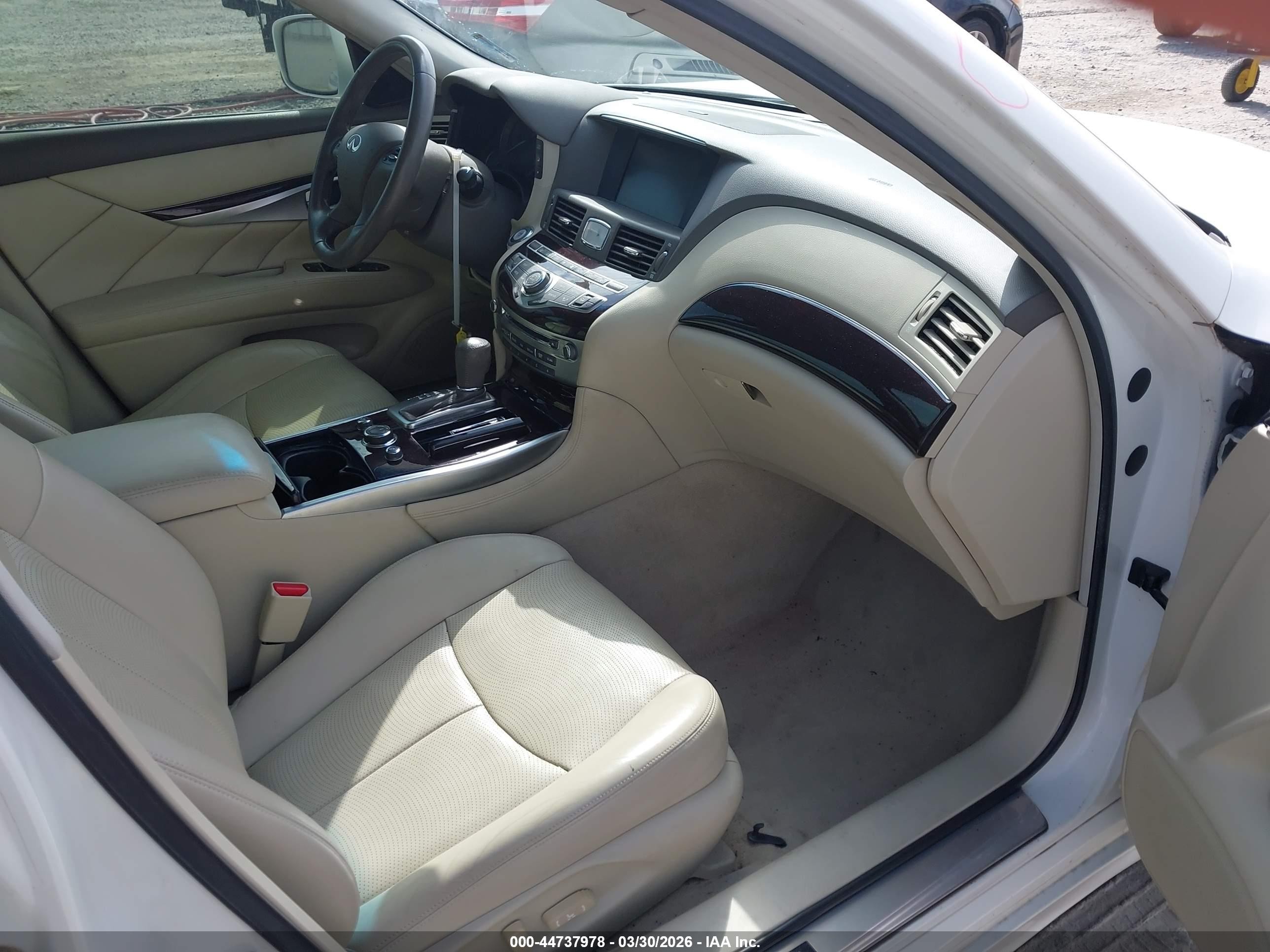 2012 Infiniti M35h   Белый vin: JN1EY1APXCM910853