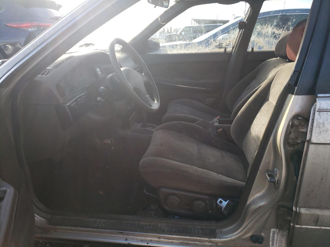 1990 Nissan Stanza  Gold vin: JN1FU21P7LT245289
