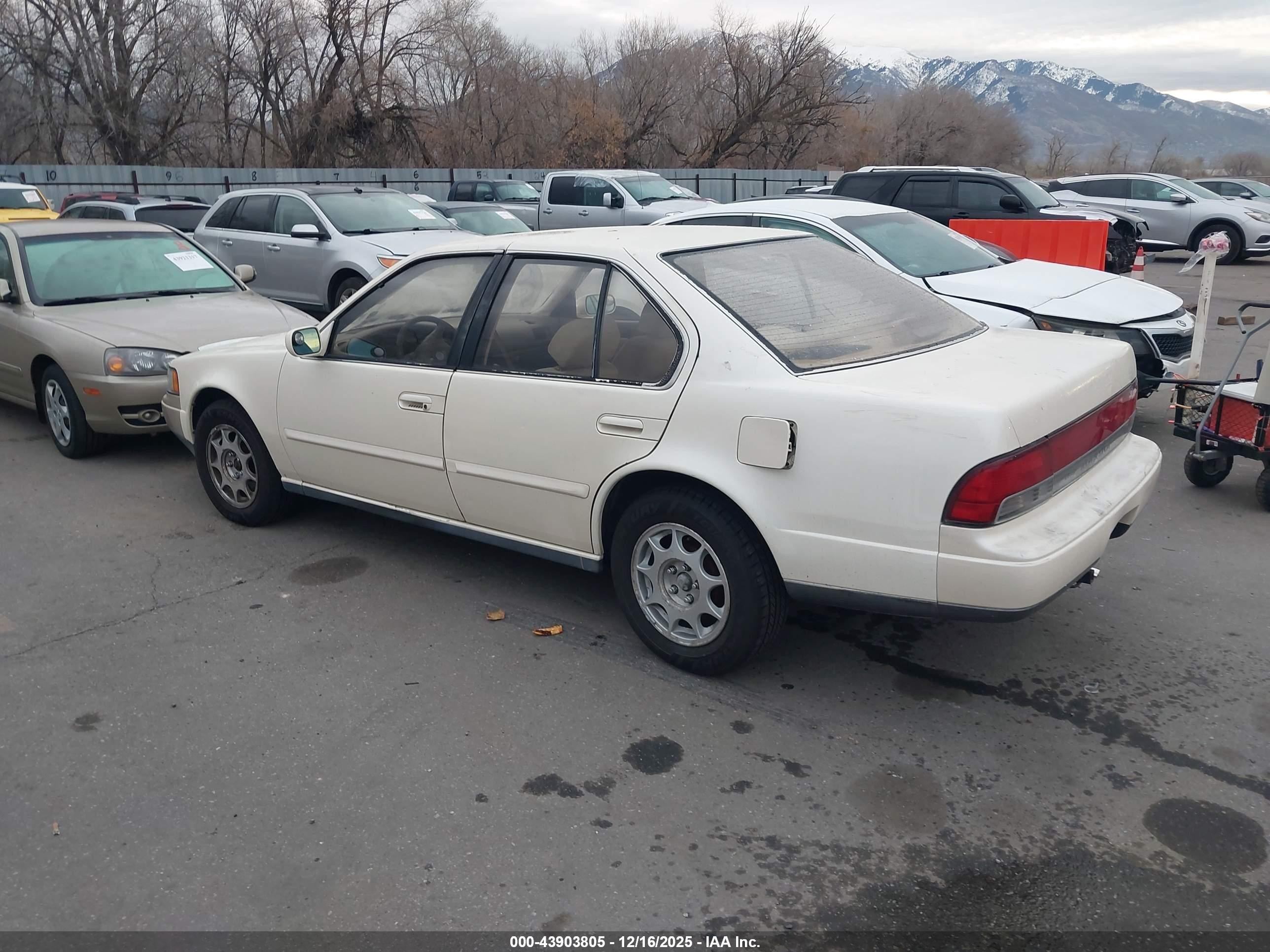1992 Nissan Maxima Gxe White vin: JN1HJ01F9NT025295