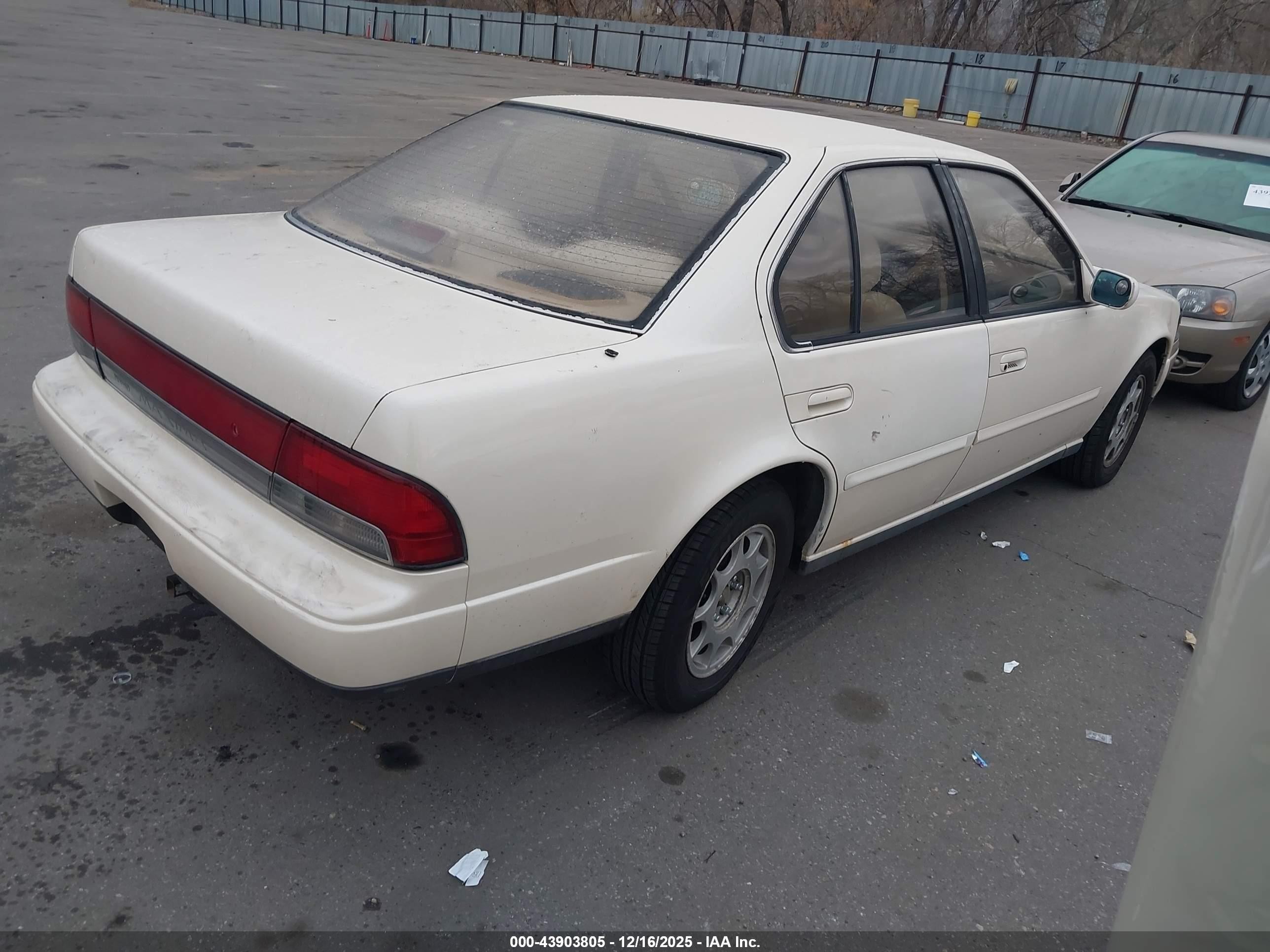 1992 Nissan Maxima Gxe White vin: JN1HJ01F9NT025295
