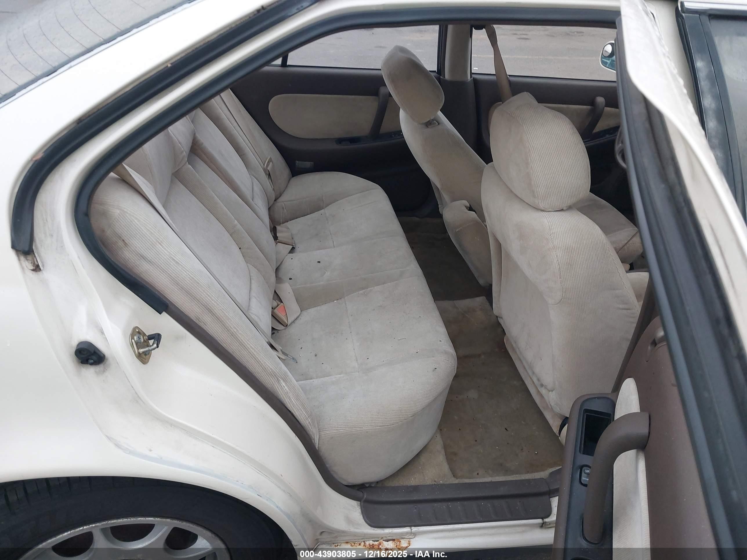 1992 Nissan Maxima Gxe White vin: JN1HJ01F9NT025295