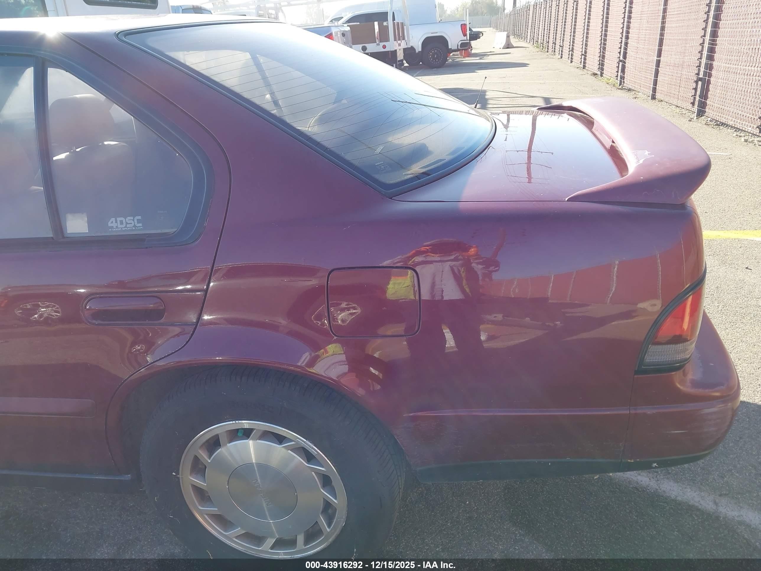 1991 Nissan Maxima   Maroon vin: JN1HJ01P4MT511875