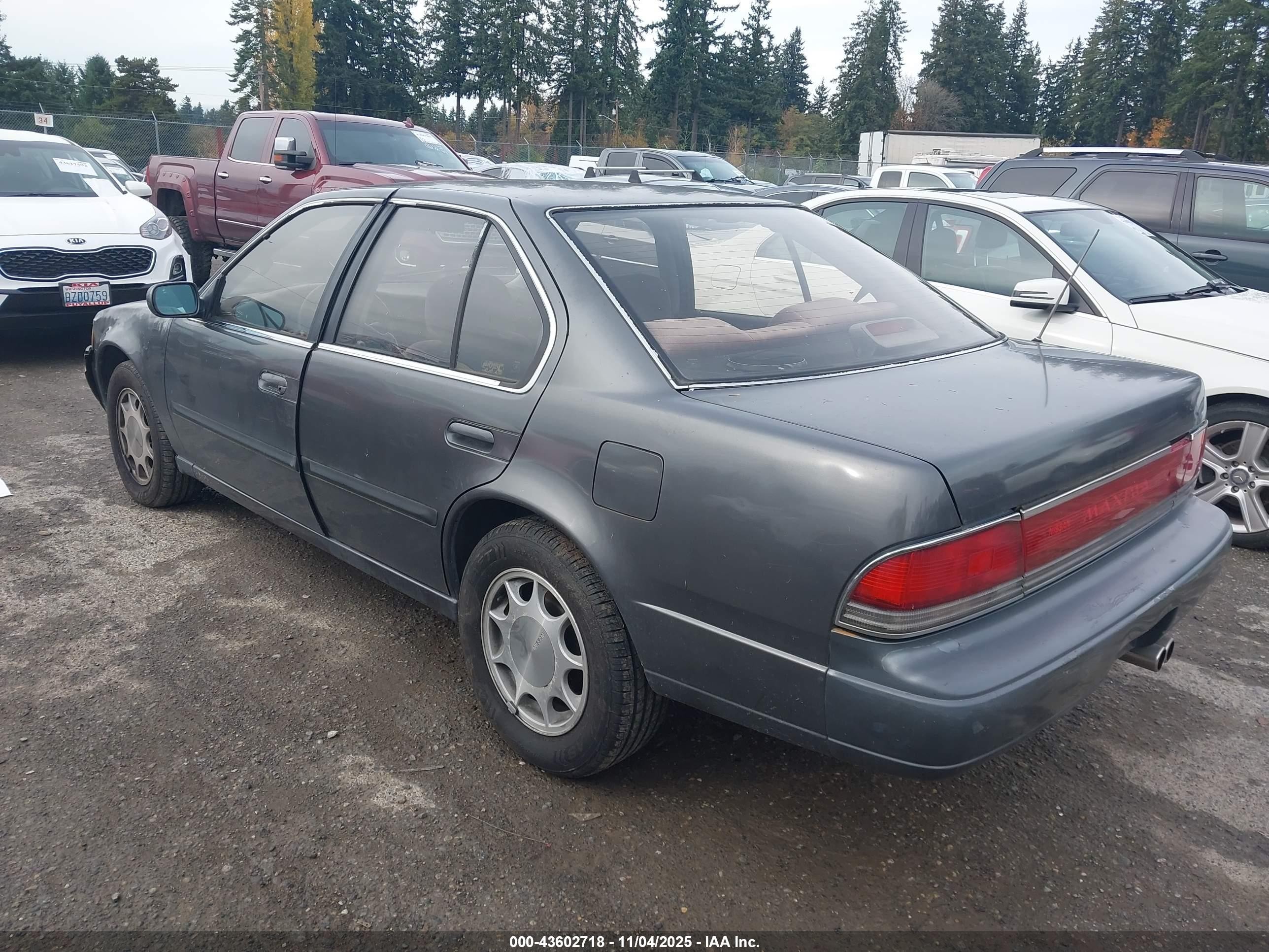 1991 Nissan Maxima   Серый vin: JN1HJ01P8MT548184