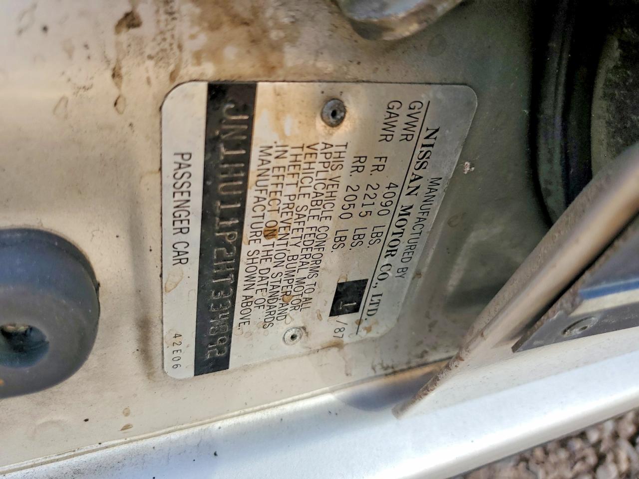 1987 Niss Maxima Silver vin: JN1HU11P2HT334892