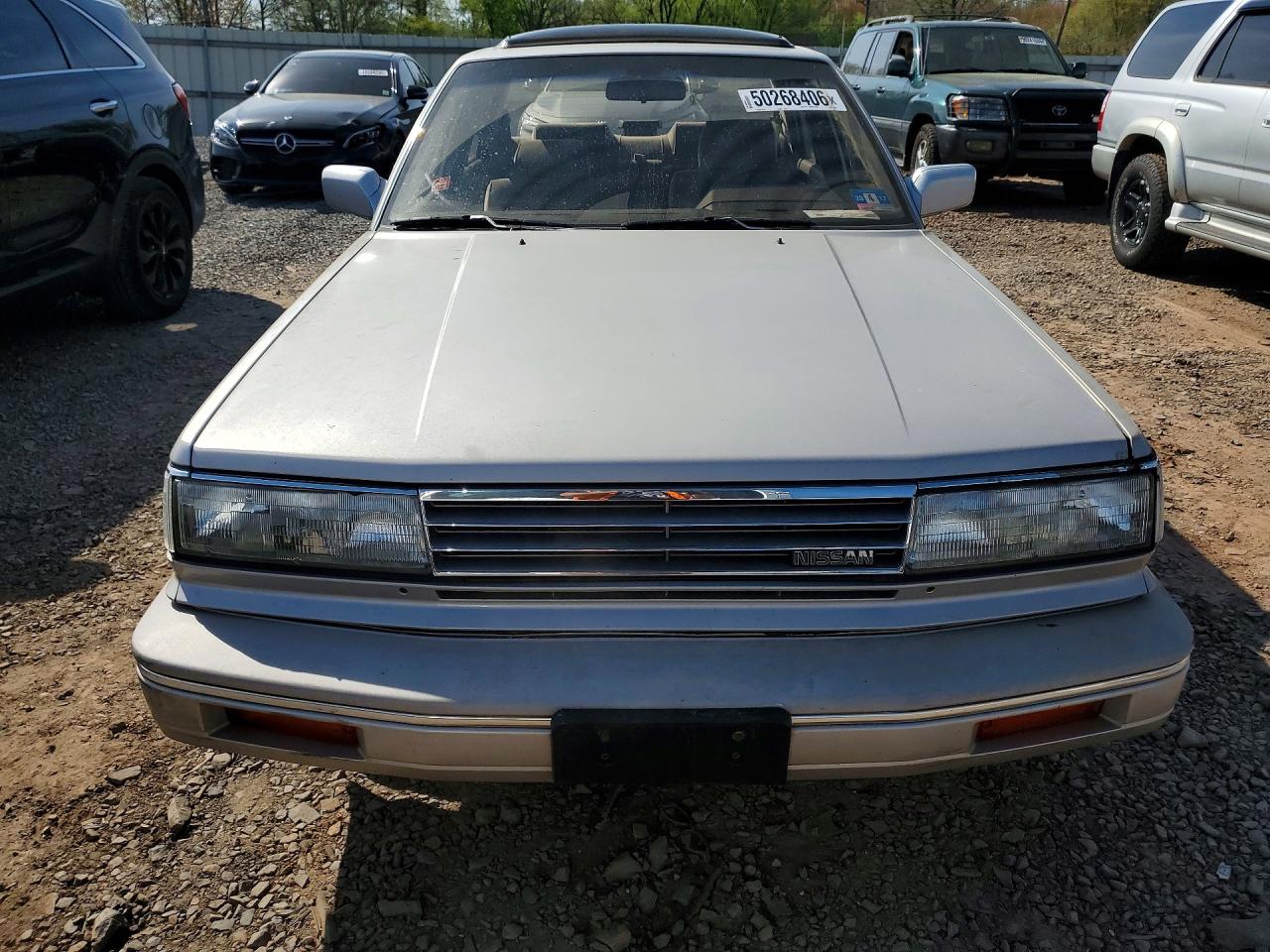 1987 Niss Maxima Silver vin: JN1HU11P2HT334892