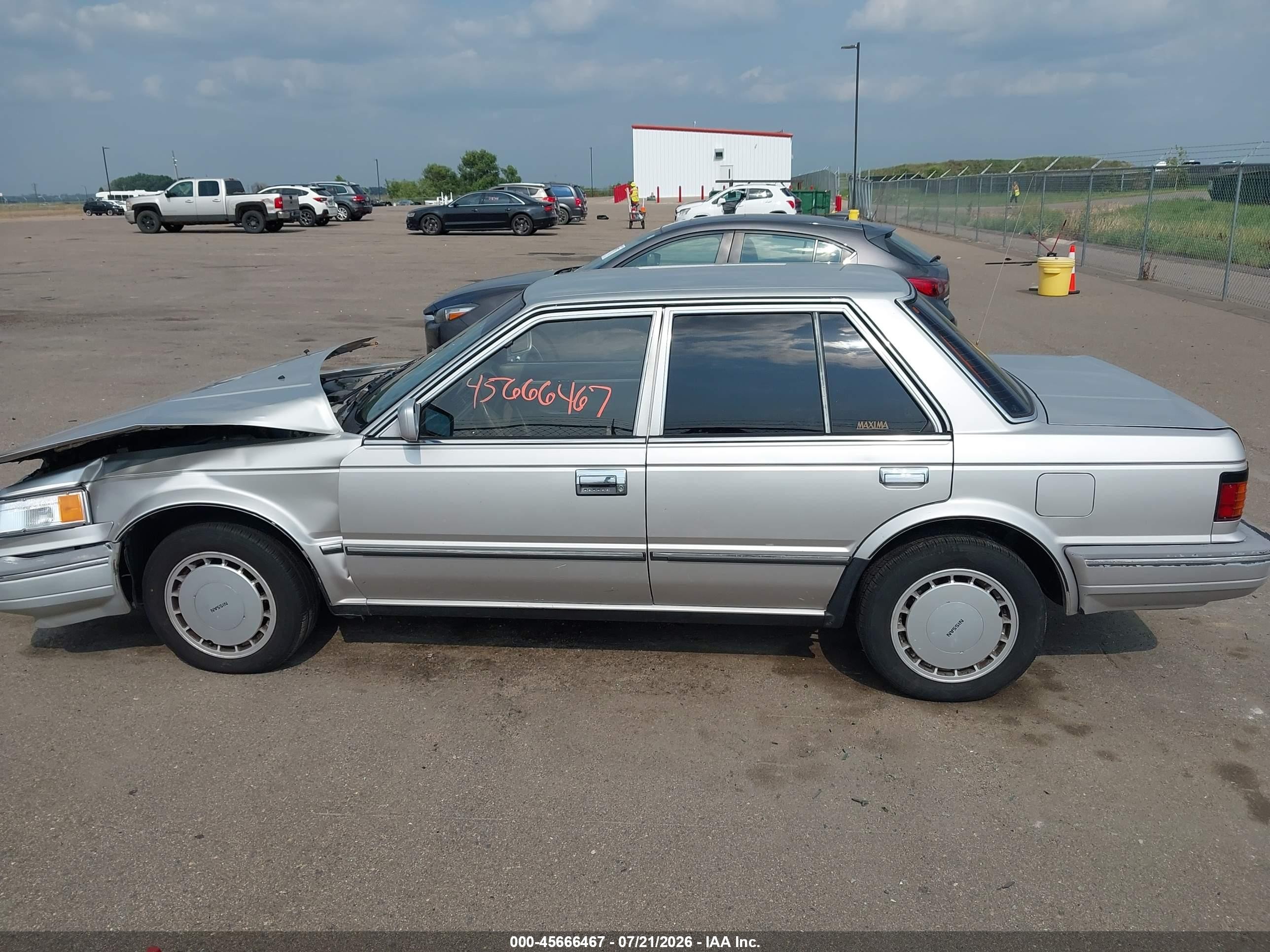 1987 Nissan Maxima   Silver vin: JN1HU11S4HT222907