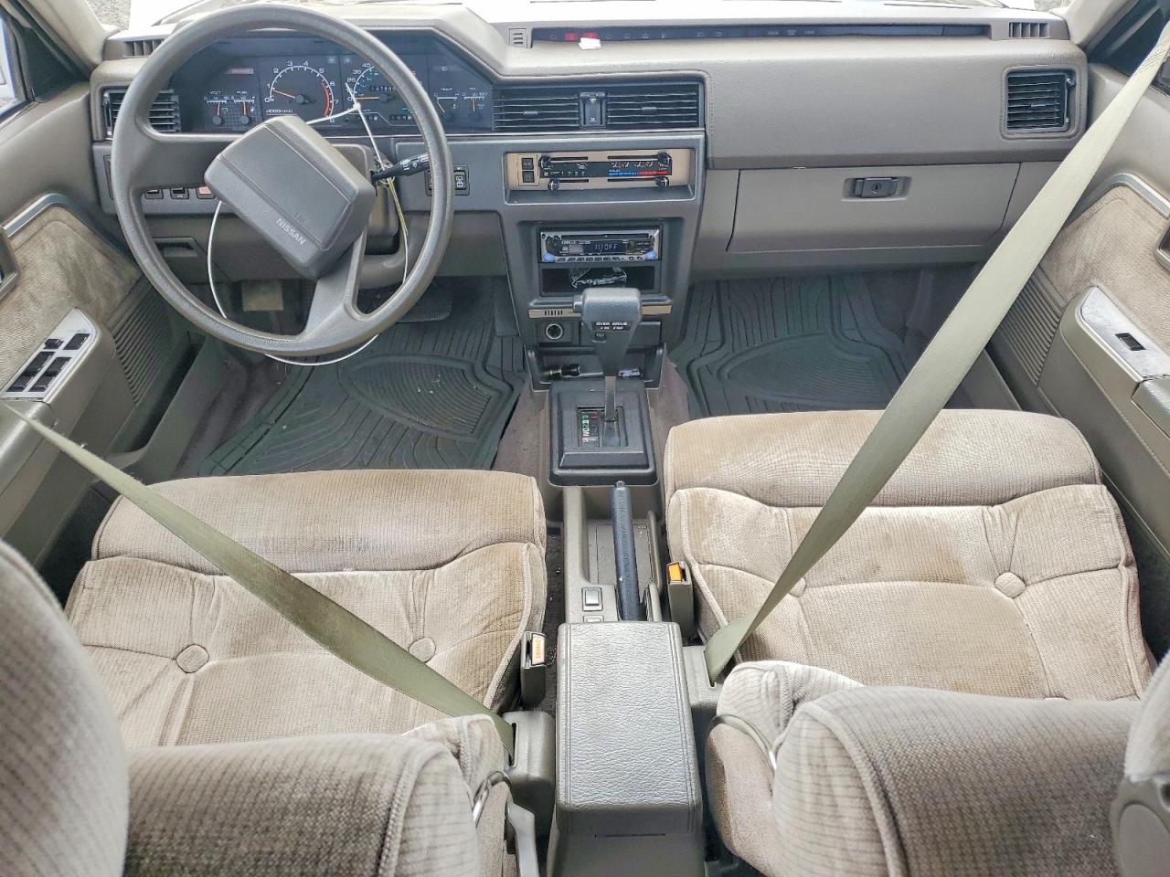 1987 Nissan Maxima Gxe Silver vin: JN1HU15P0HX066170