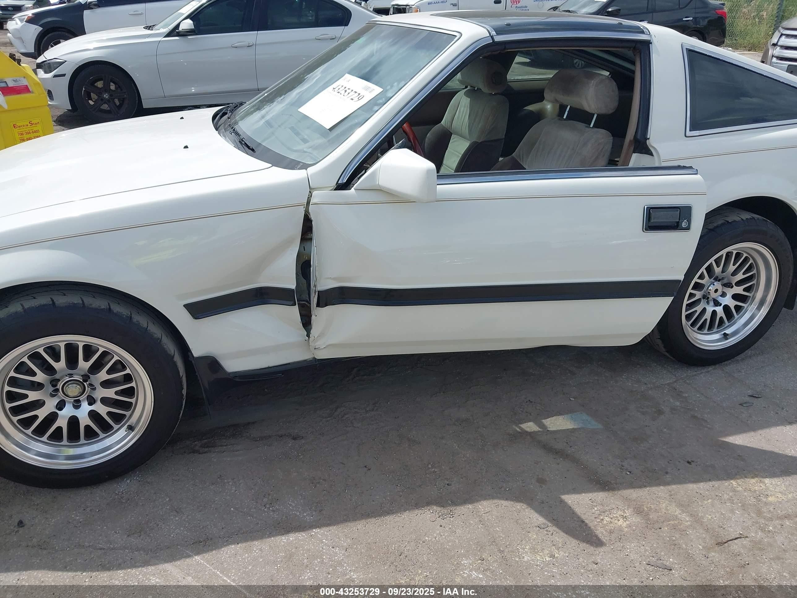 1984 Datsun 300zx   White vin: JN1HZ14S2EX021332