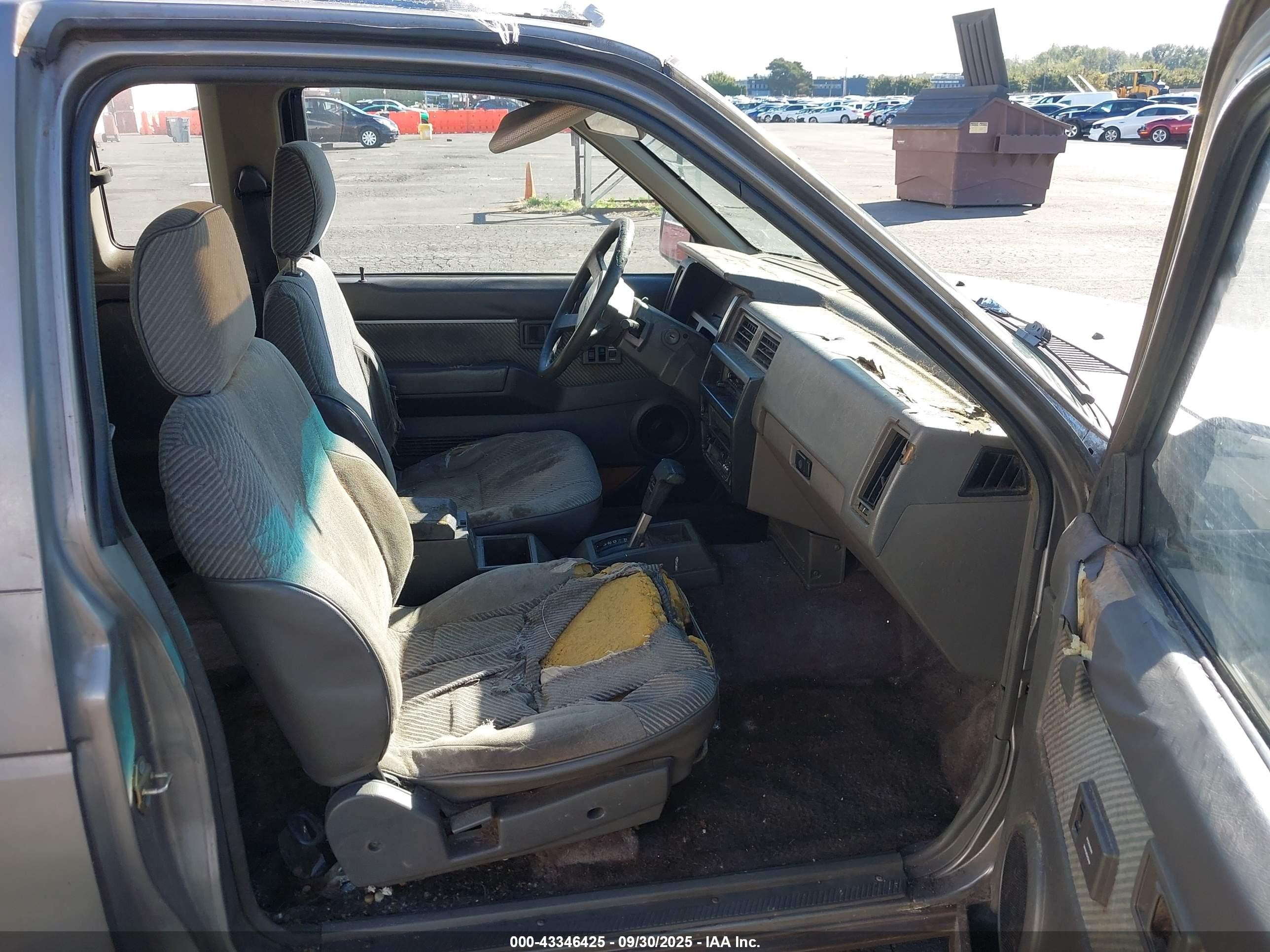 1987 Nissan D21 King Cab Gray vin: JN6HD16S1HW003646