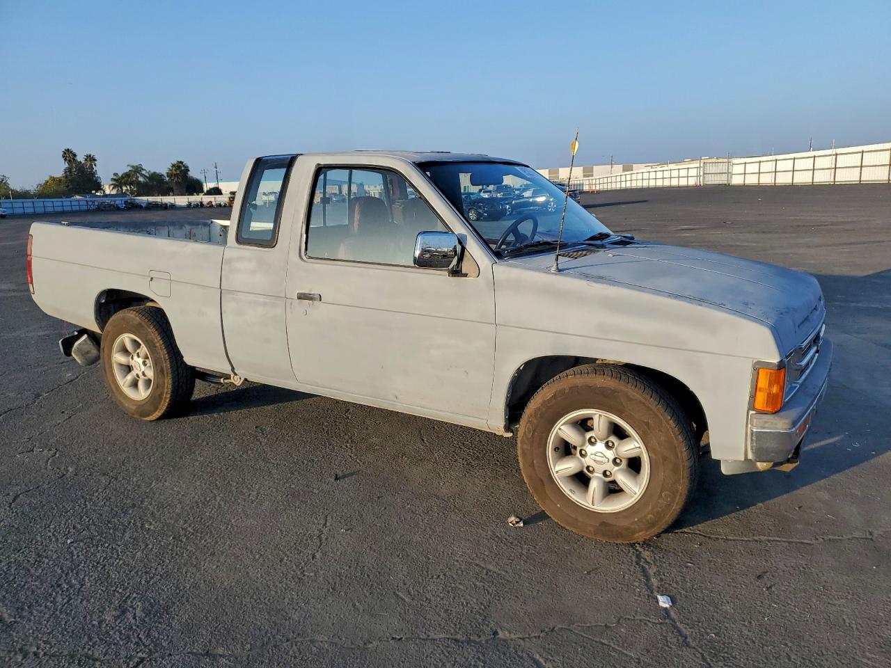 1987 Niss D21 Silver vin: JN6HD16S1HW004067