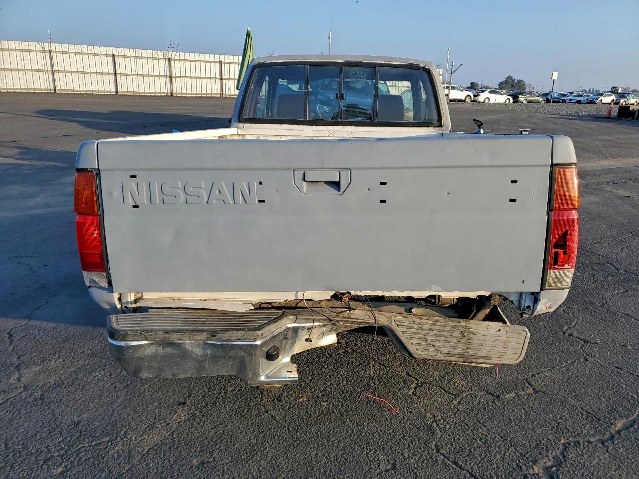 1987 Niss D21 Silver vin: JN6HD16S1HW004067