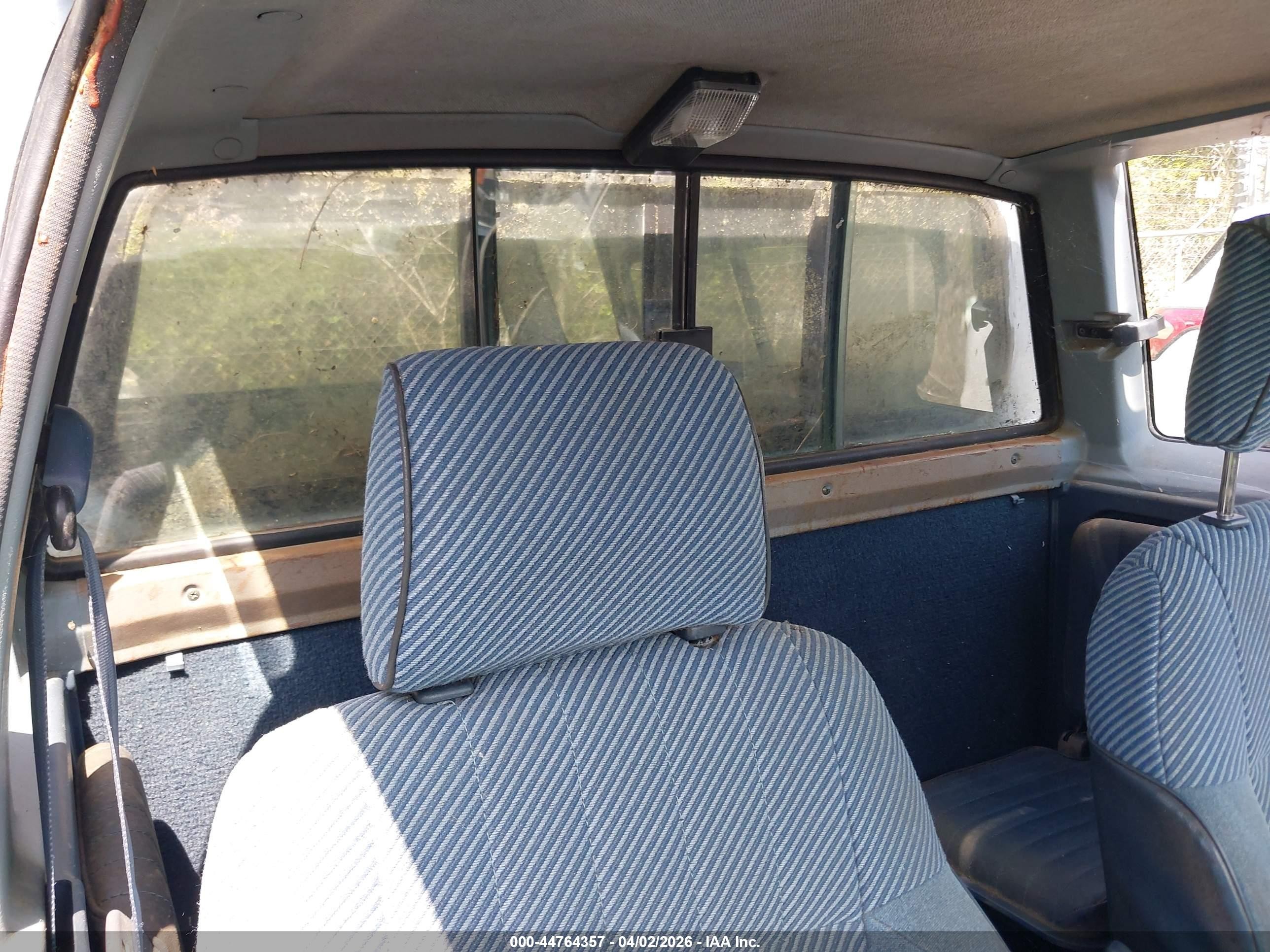 1987 Nissan D21 King Cab Blue vin: JN6HD16S4HW005326
