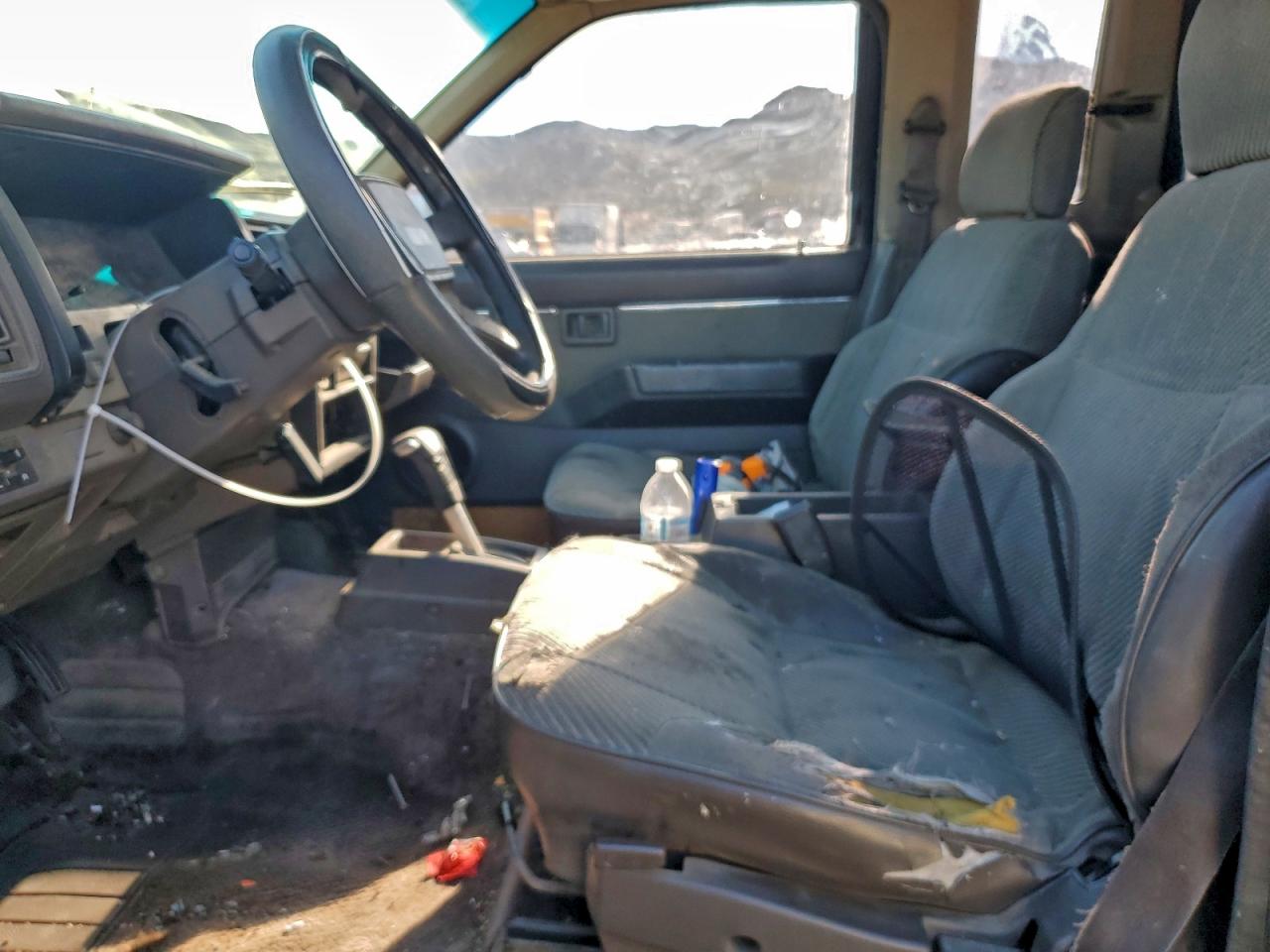 1986 Nissan D21 King Cab Gray vin: JN6HD16S5GW006080