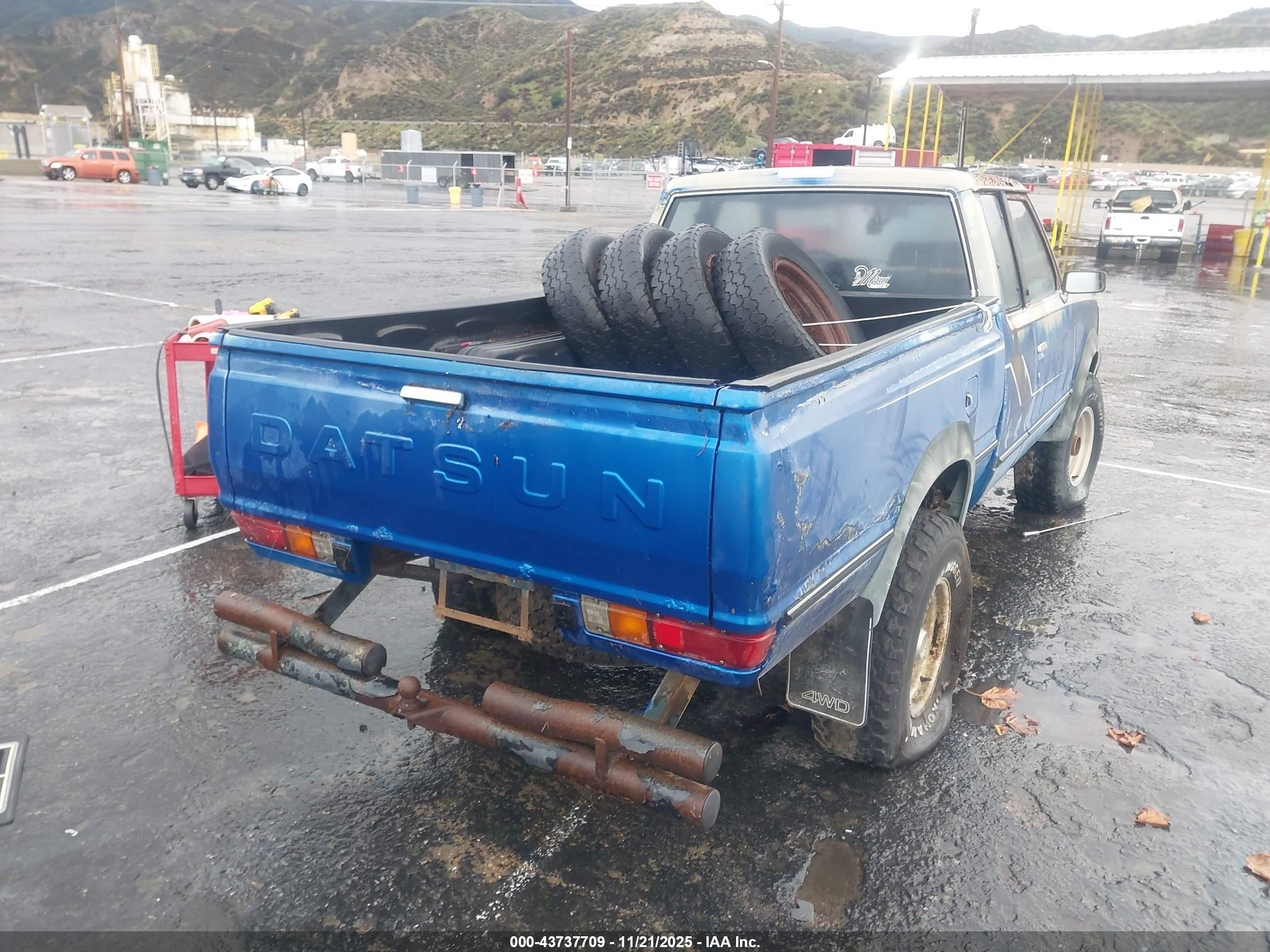 1982 Datsun 720 King Cab Blue vin: JN6MD06Y7CW113140