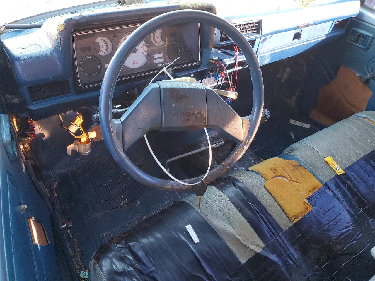 1985 Nissan 720 Blue vin: JN6ND01S1FW017564