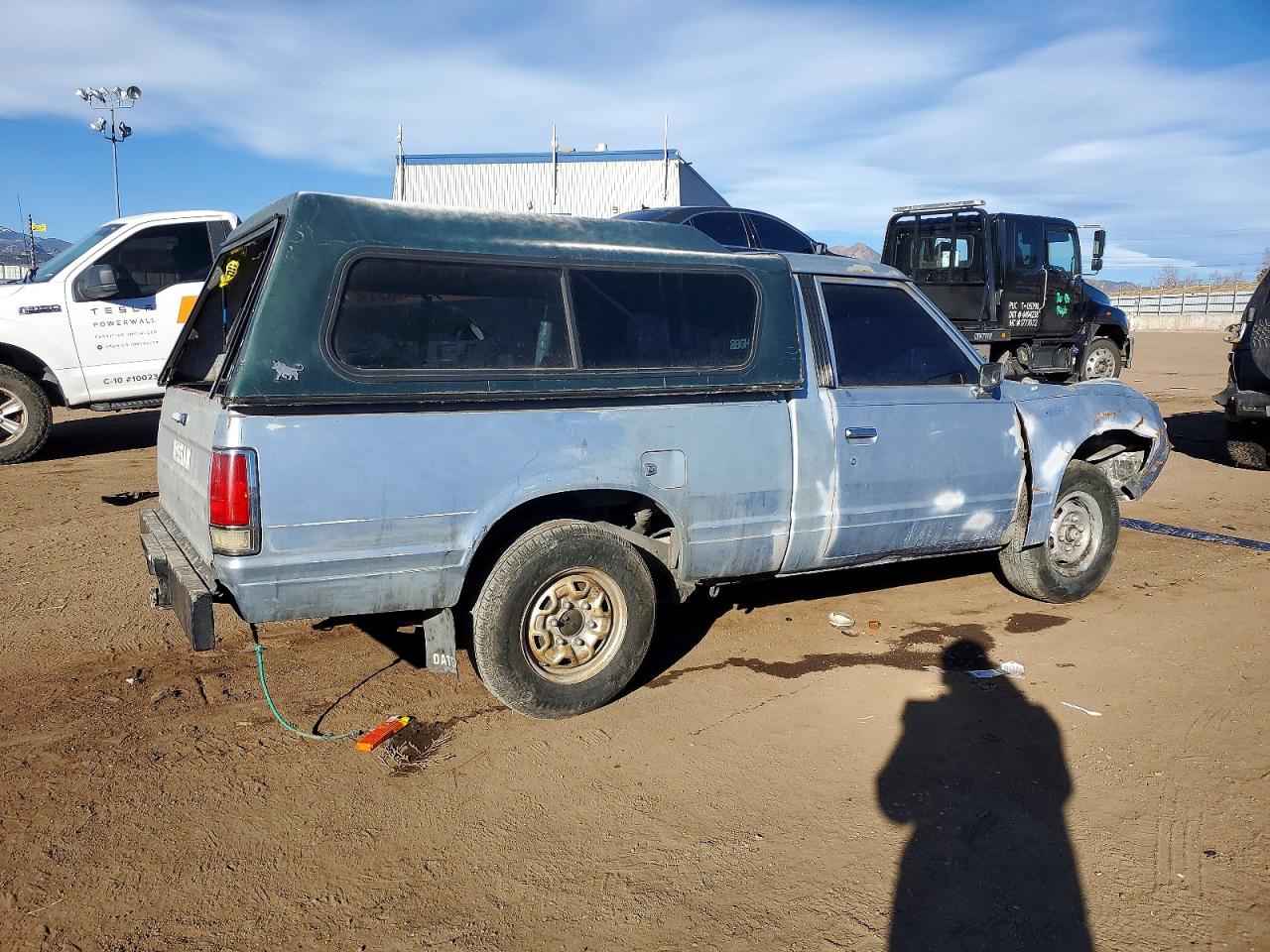1985 Nissan 720 Blue vin: JN6ND01S1FW017564