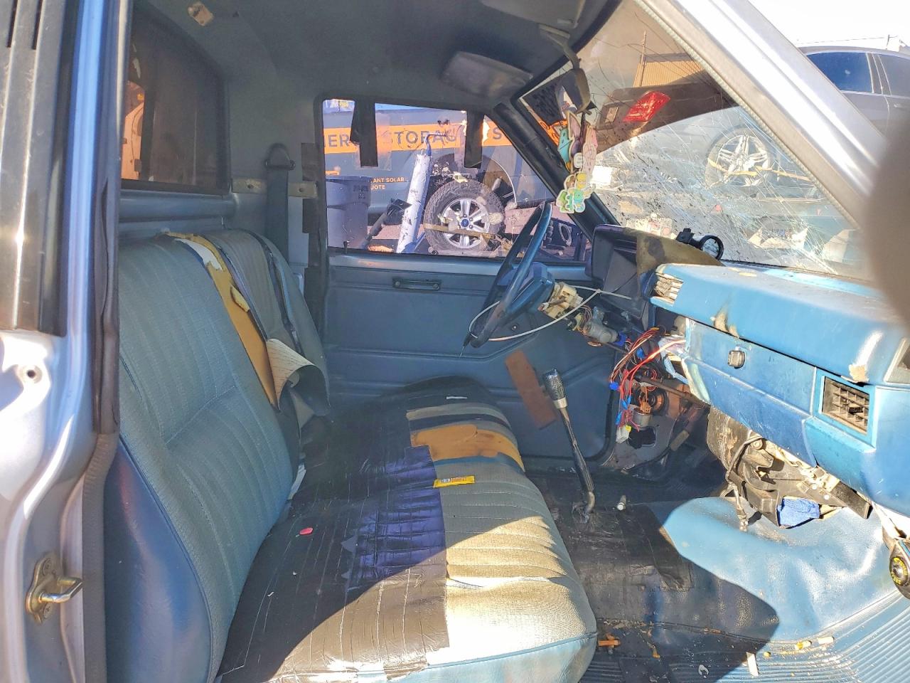1985 Nissan 720 Blue vin: JN6ND01S1FW017564