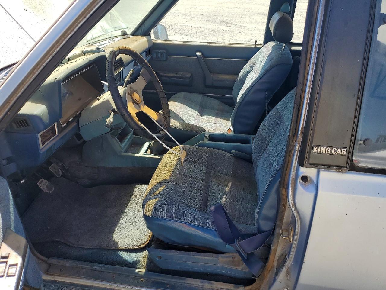 1985 Nissan 720 Blue vin: JN6ND06S5FW016488