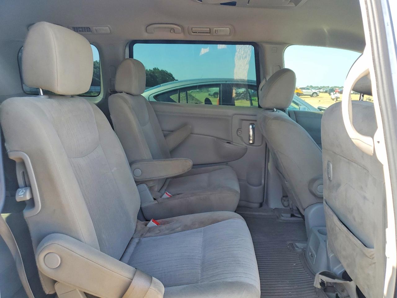 2014 Nissan Quest 3.5 Sv Серебряный vin: JN8AE2KP0E9108394