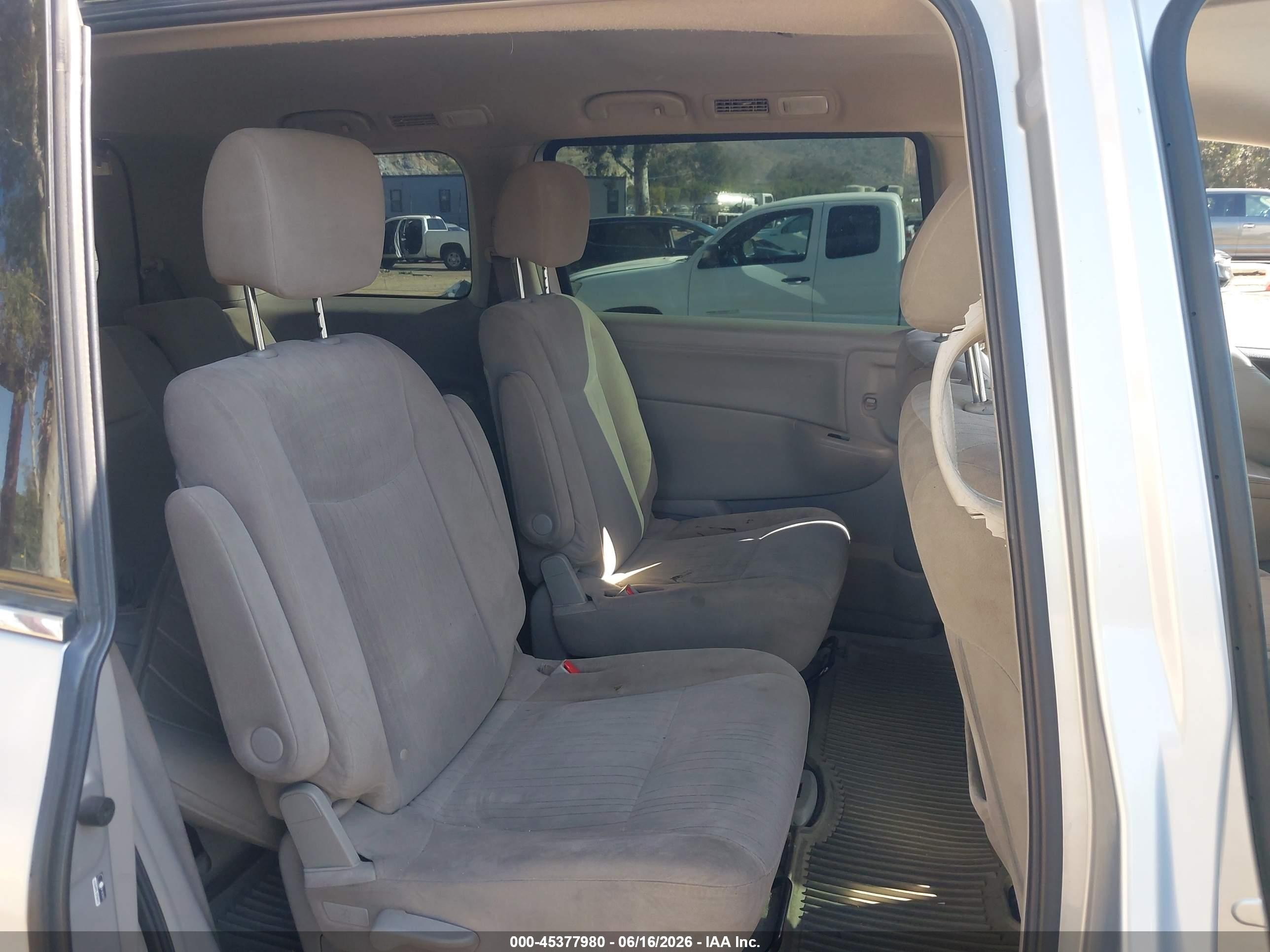 2015 Nissan Quest Platinum/s/sl/sv Silver vin: JN8AE2KP0F9127349
