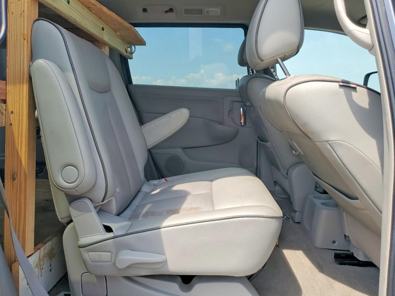 2015 Nissan Quest 3.5 Sv Gray vin: JN8AE2KP0F9130056