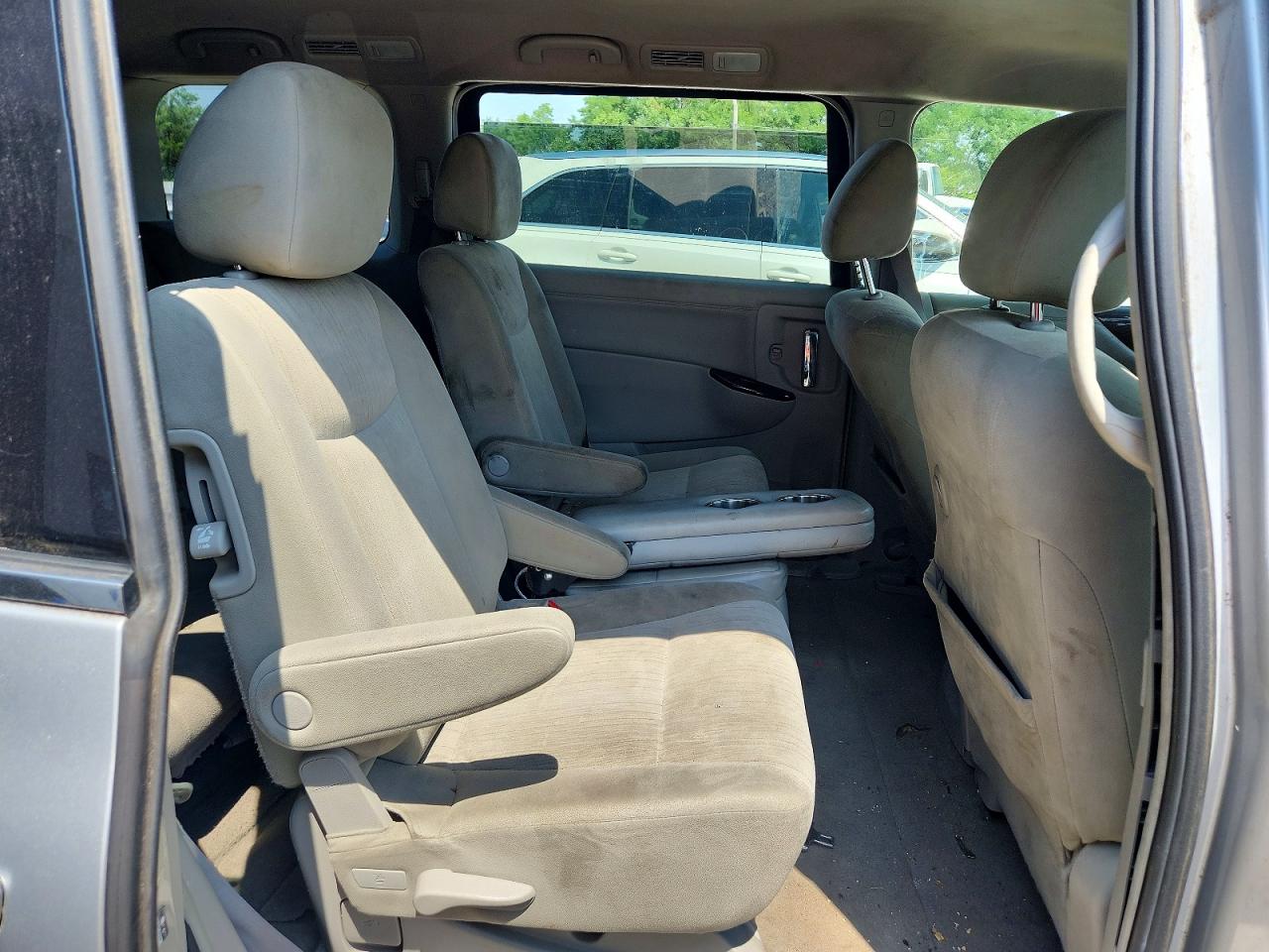 2012 Nissan Quest 3.5 S Silver vin: JN8AE2KP1C9050308