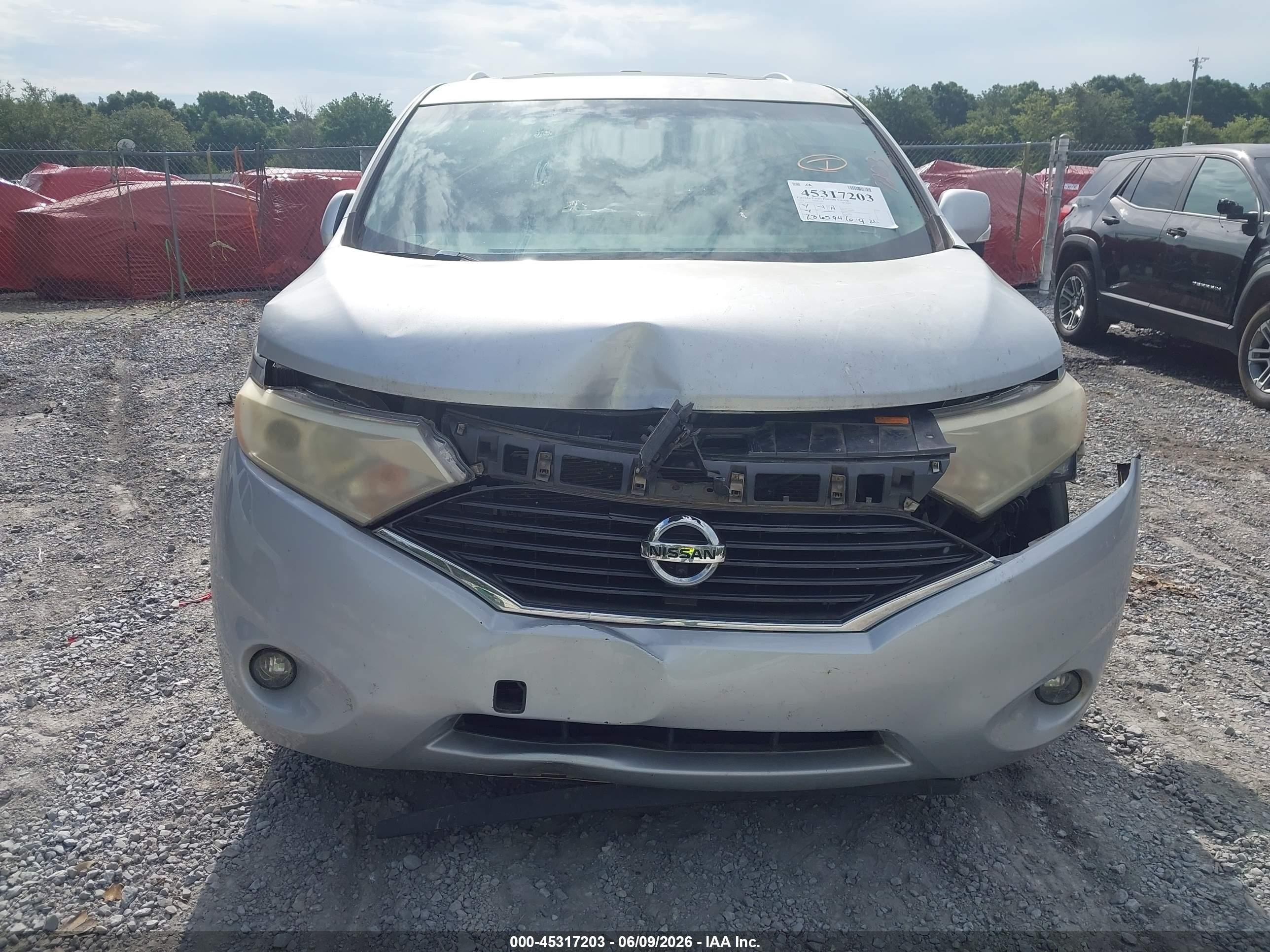 2013 Nissan Quest Le Silver vin: JN8AE2KP1D9066512