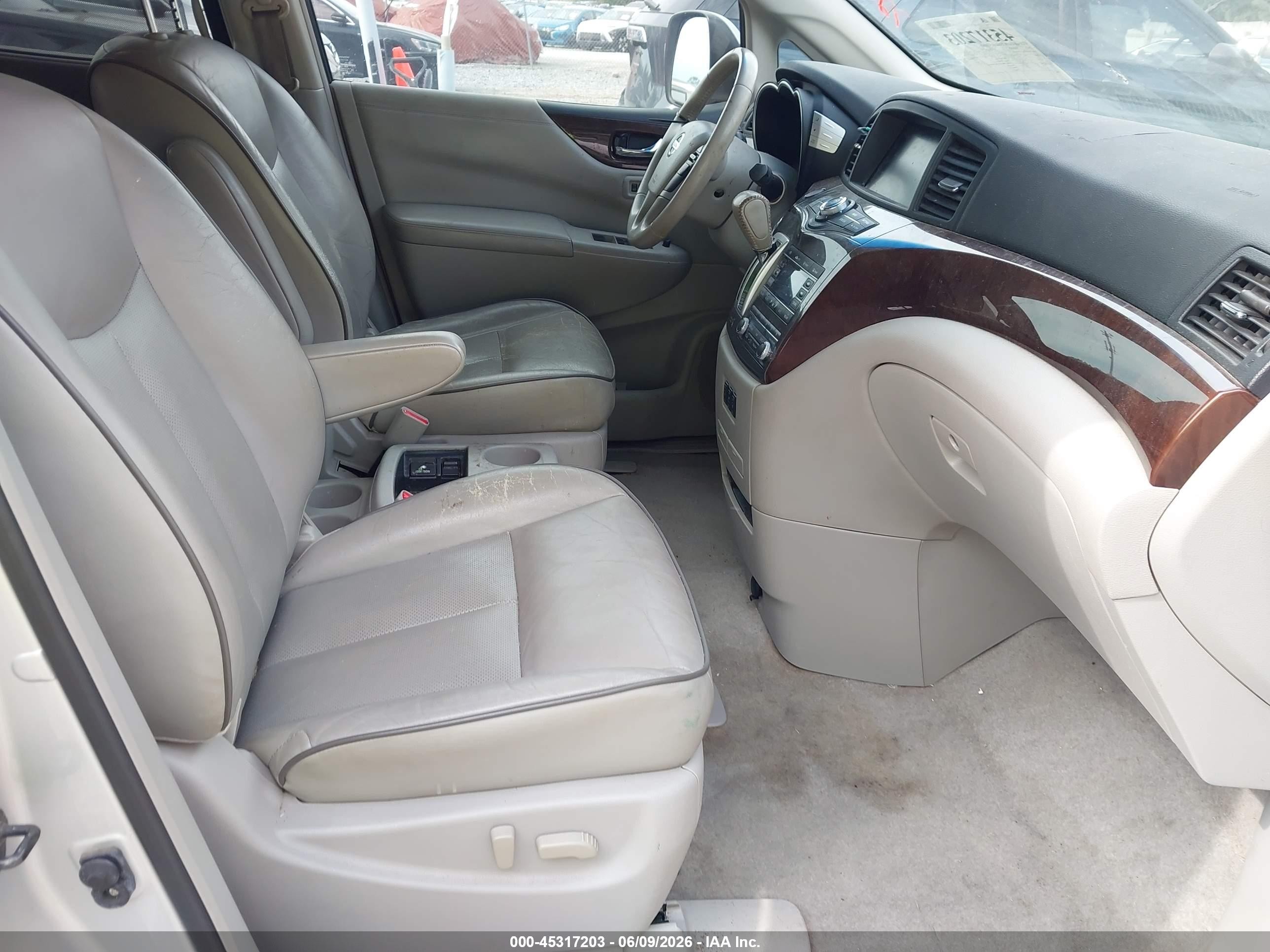 2013 Nissan Quest Le Silver vin: JN8AE2KP1D9066512