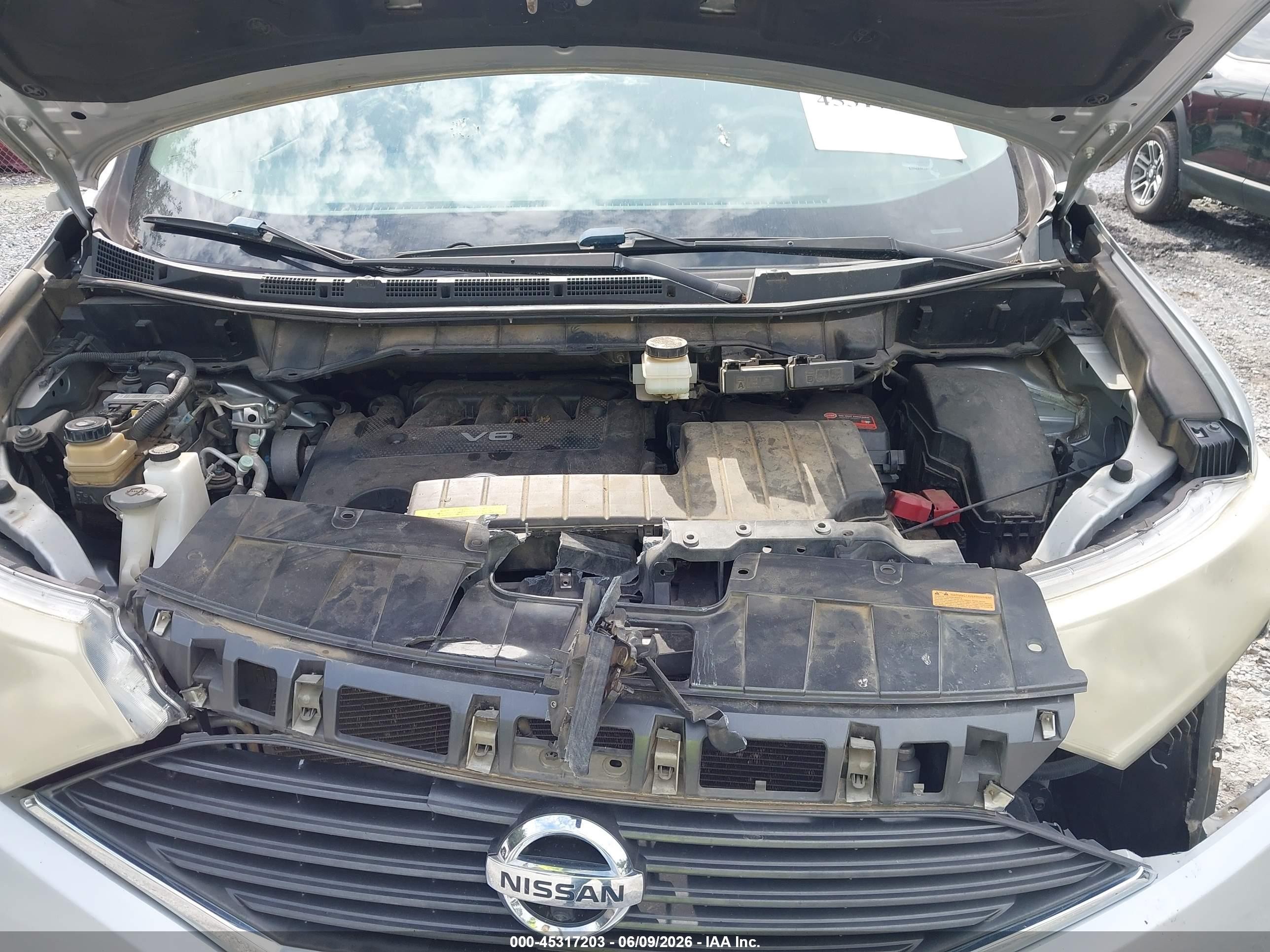 2013 Nissan Quest Le Silver vin: JN8AE2KP1D9066512