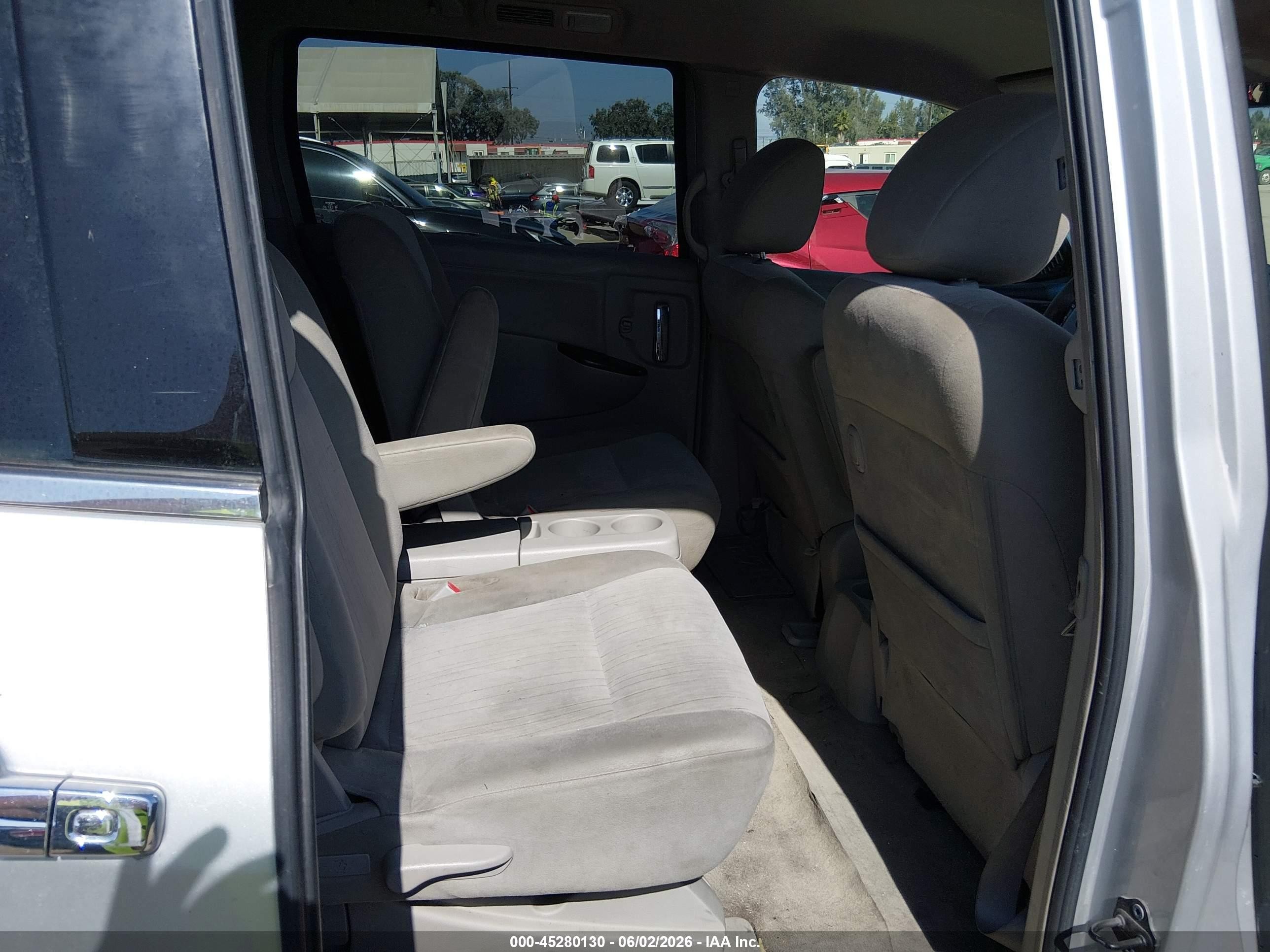 2013 Nissan Quest Sv Silver vin: JN8AE2KP1D9070656